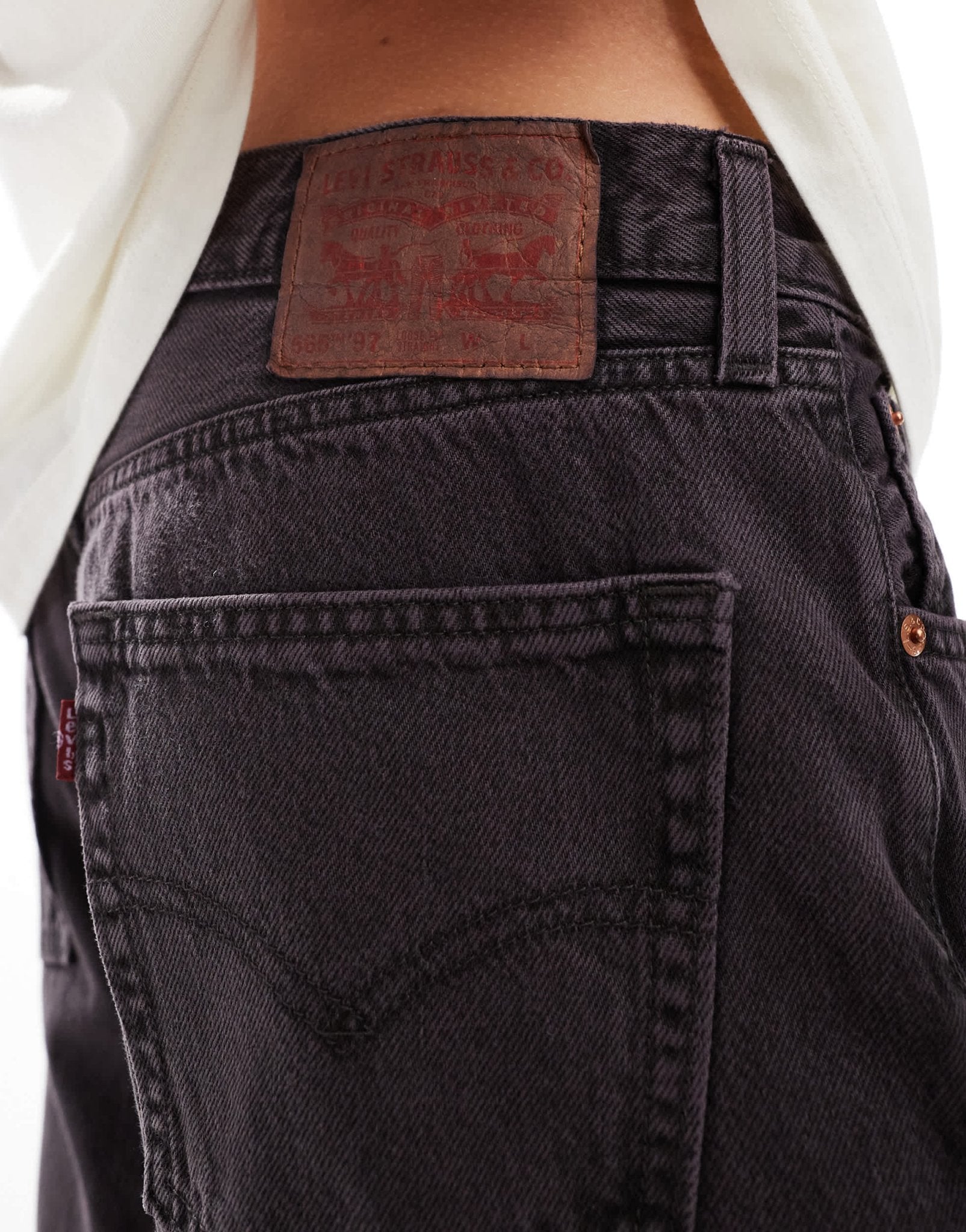 Levi's 565 '97 loose straight fit jeans in washed black with purple tint - ASOS Sample Sale