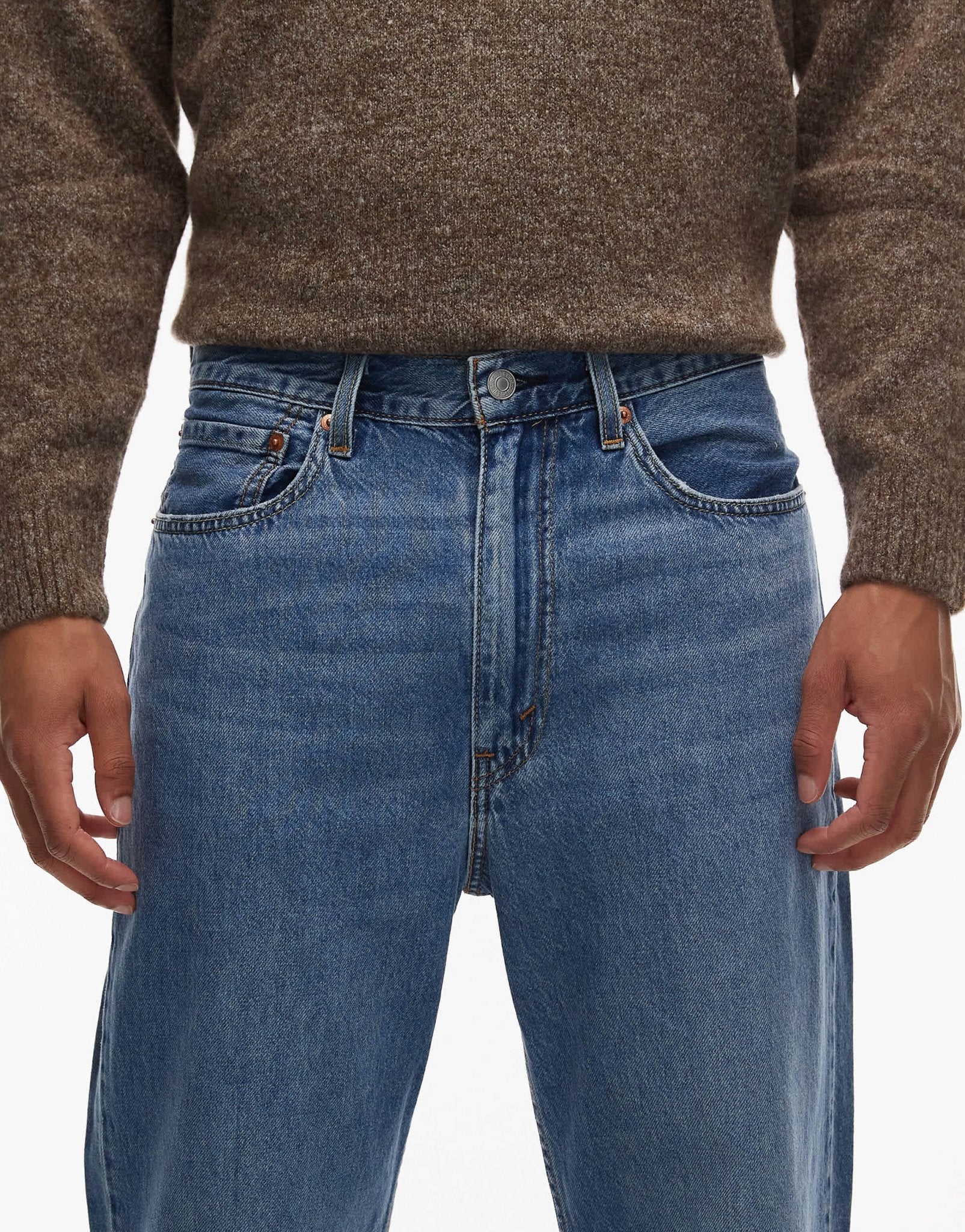 Levi's 565 loose straight lightweight jeans in mid wash - ASOS Sample Sale