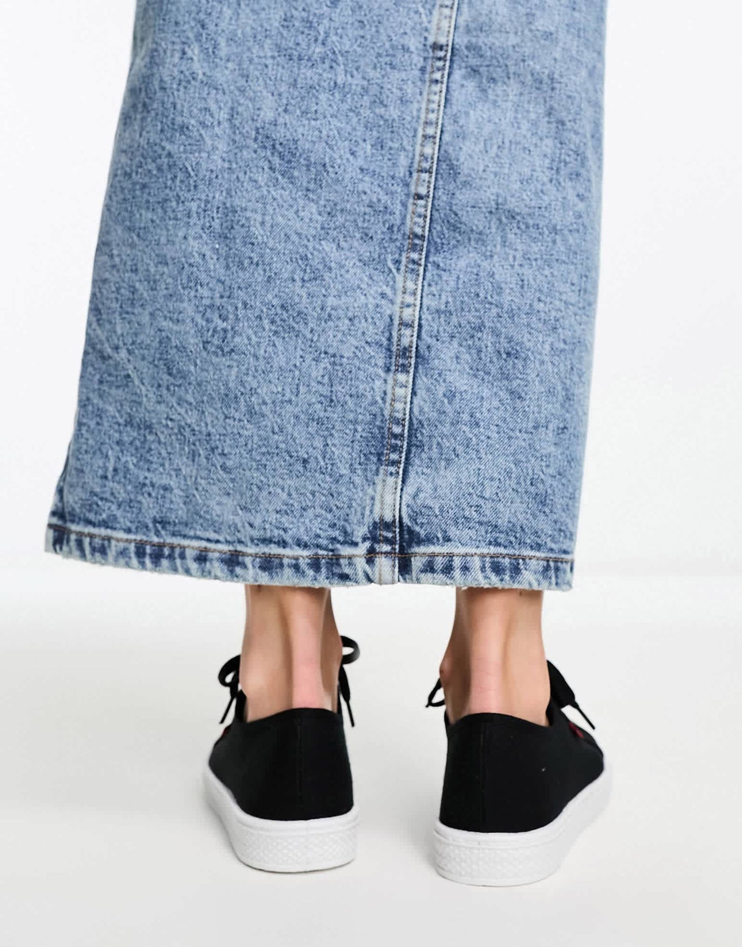 Levi's canvas shoe with red tab in black - ASOS Sample Sale