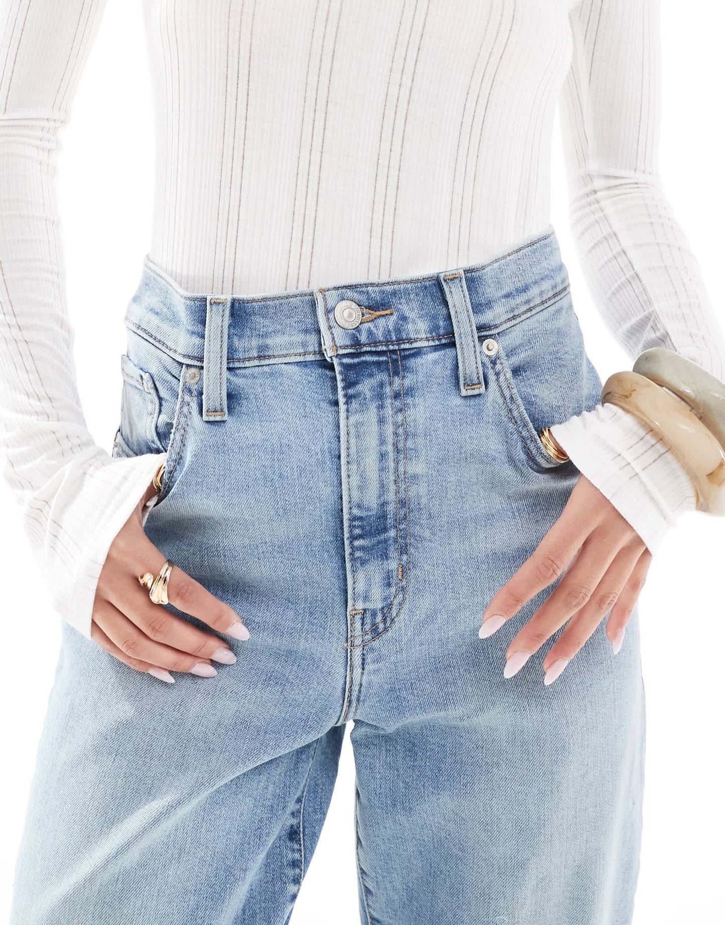 Levi's high waisted mom jean in light blue - ASOS Sample Sale