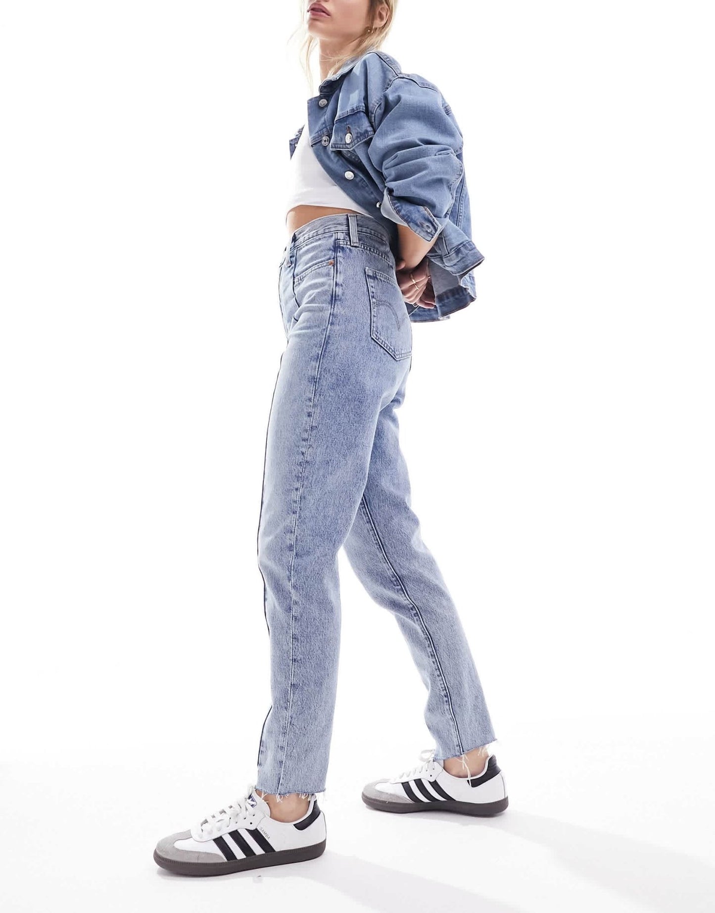 Levi's High waisted mom jean in light blue wash - ASOS Sample Sale