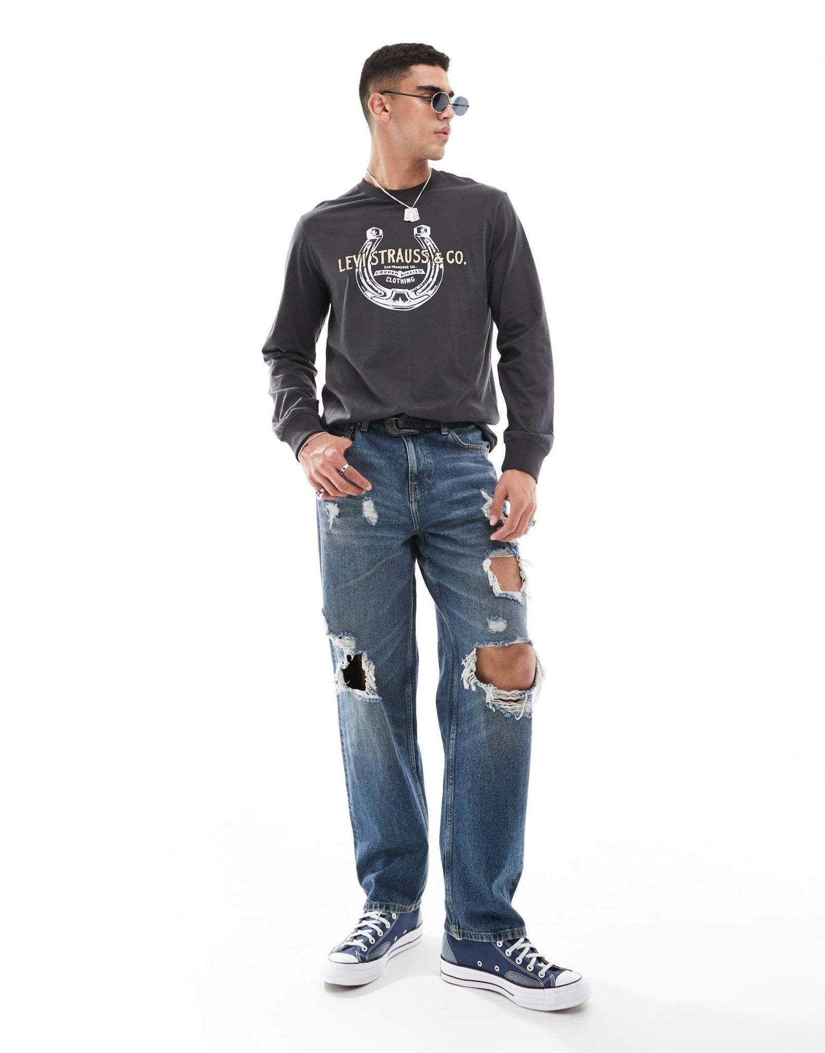 Levi's horseshoe logo relaxed fit long sleeve t-shirt in black - ASOS Sample Sale