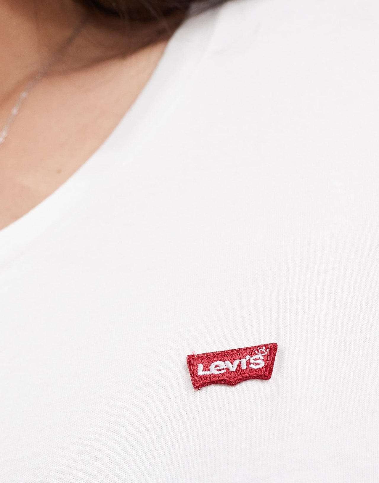 Levi's Plus perfect small batwing logo t-shirt in white - ASOS Sample Sale