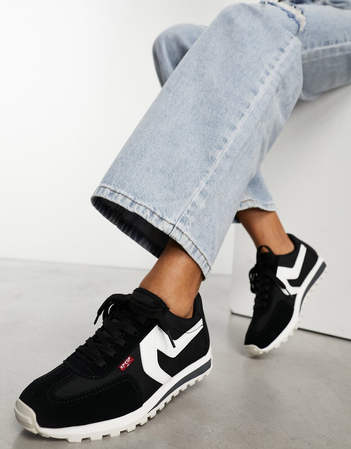 Levi's Stryder runner trainer in black suede mix - ASOS Sample Sale