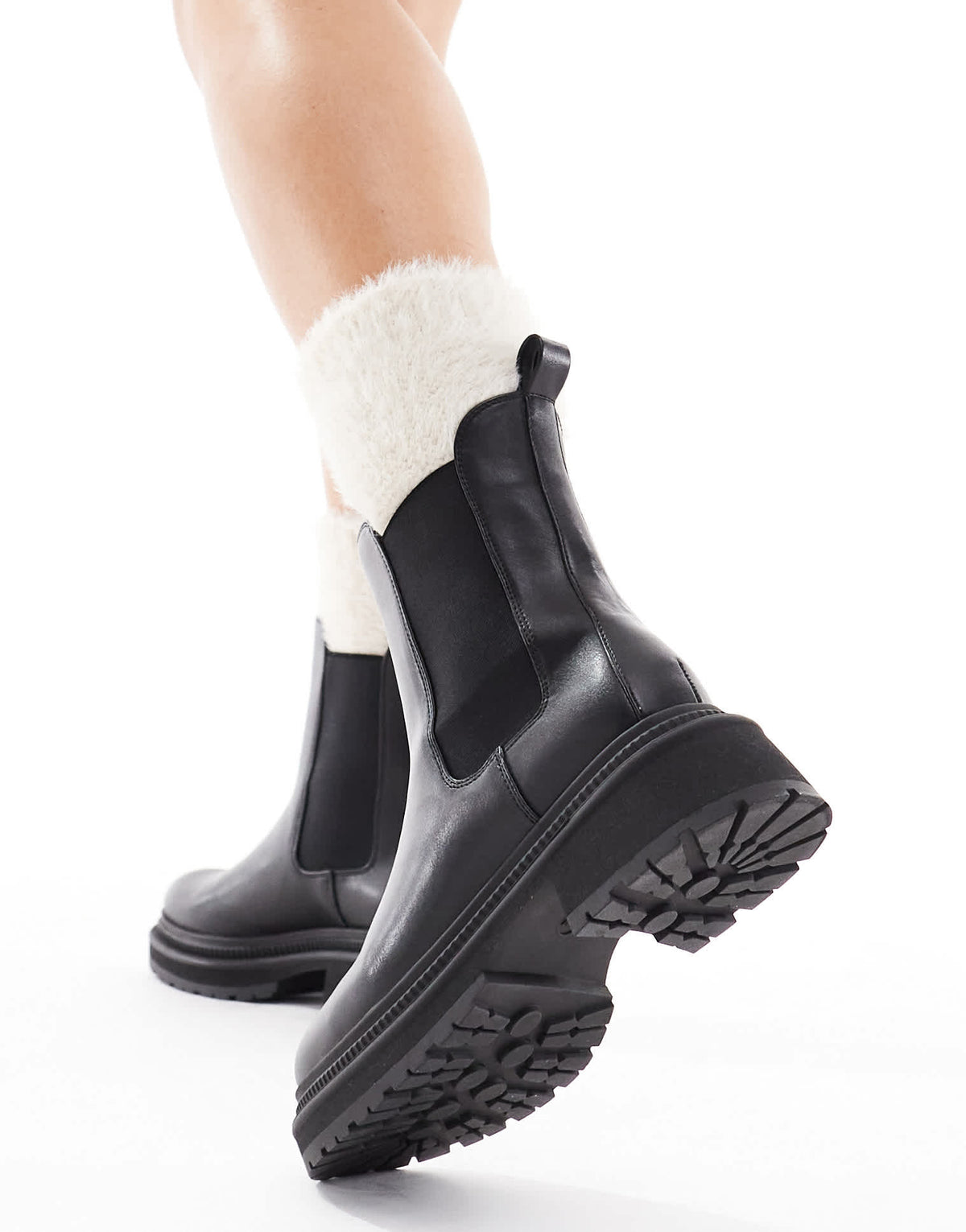 London Rebel Emma chunky chelsea boots in black - ASOS Sample Sale