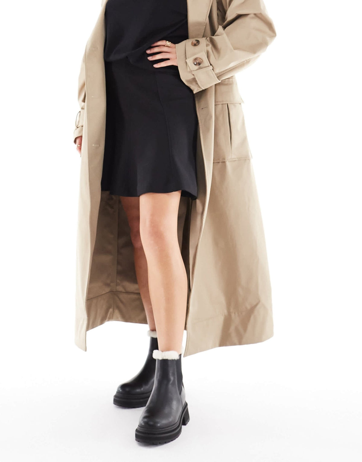 London Rebel Emma teddy lined chunky chelsea boots in black - ASOS Sample Sale