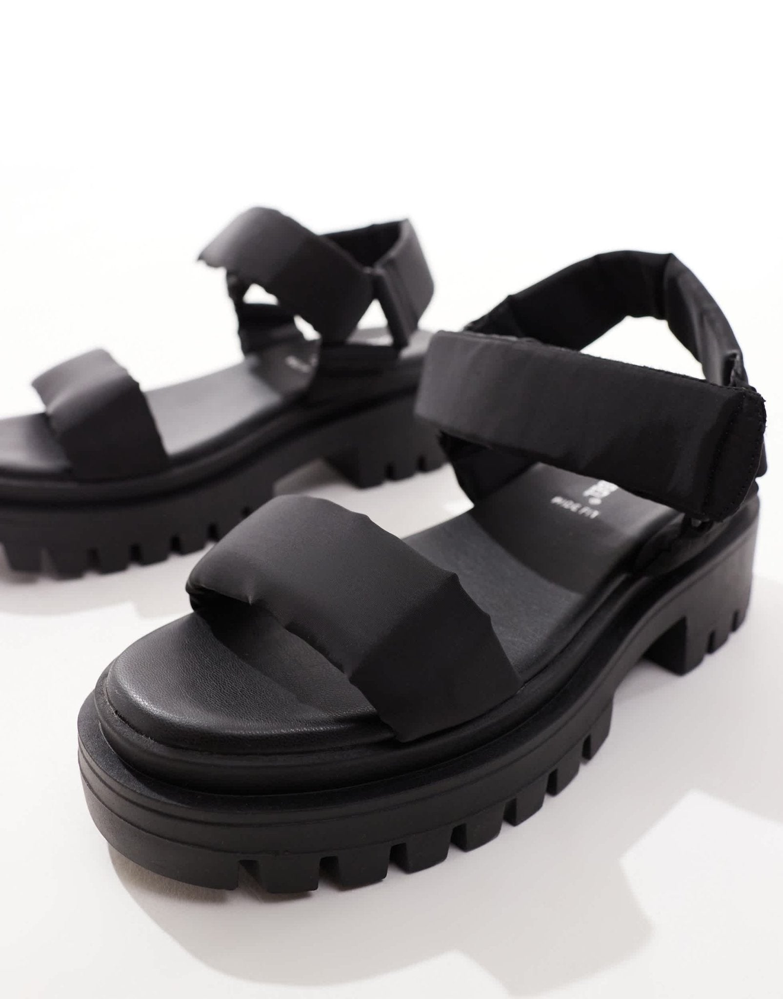 London Rebel wide fit chunky tech sandals in black - ASOS Sample Sale