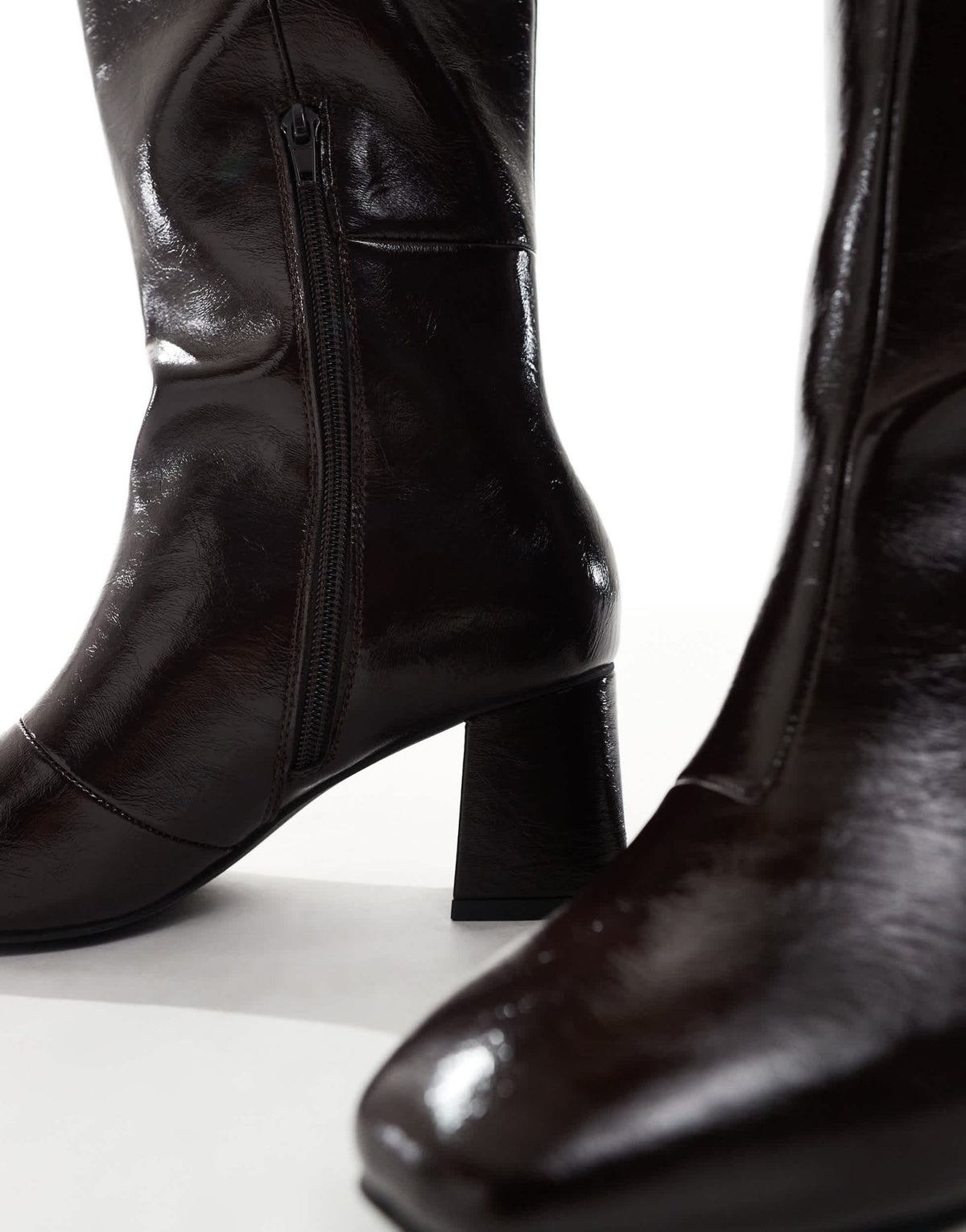 London Rebel Wide Fit Nova block heeled knee boots in chocolate - ASOS Sample Sale