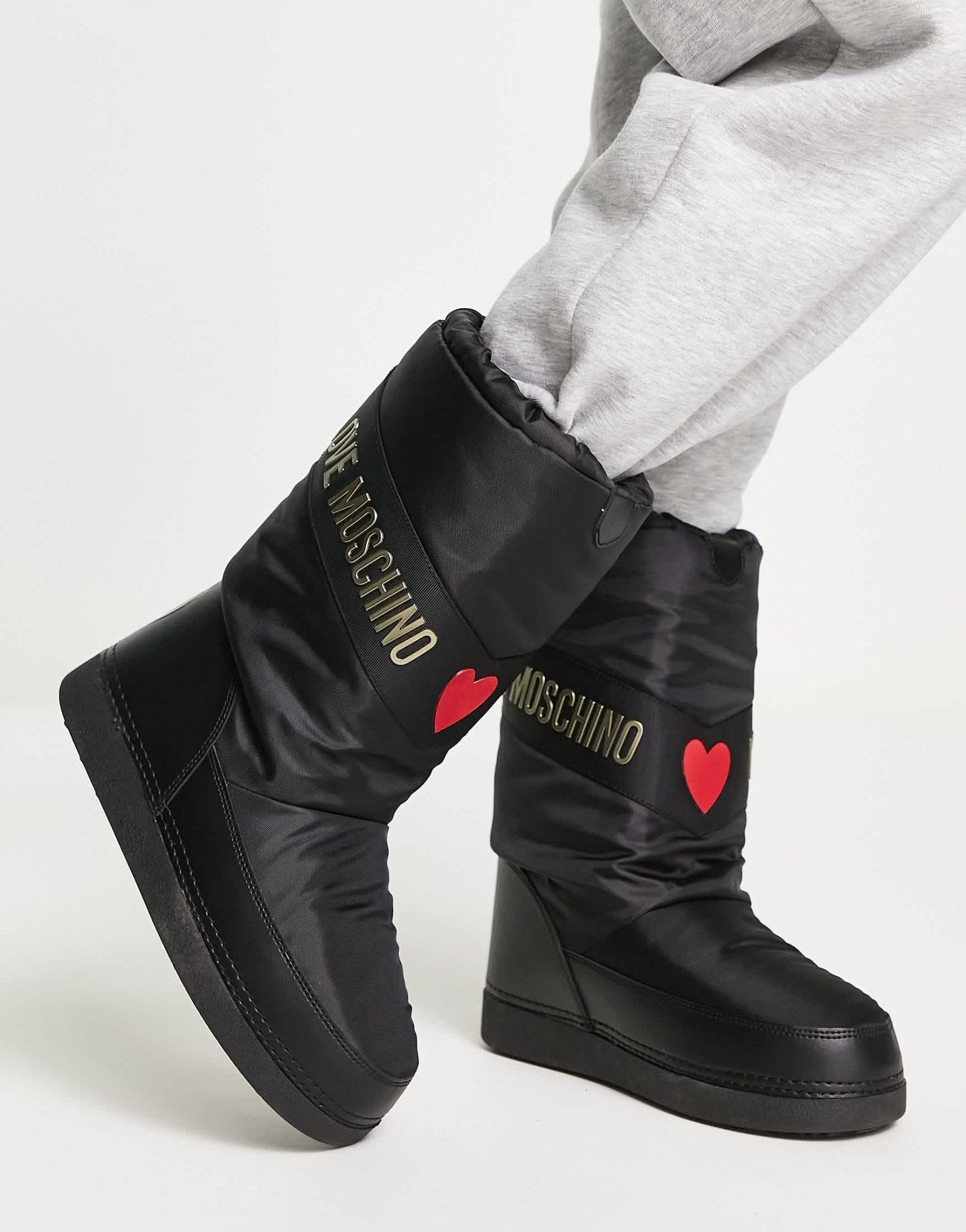 Love Moschino classic Snow boots in black - ASOS Sample Sale
