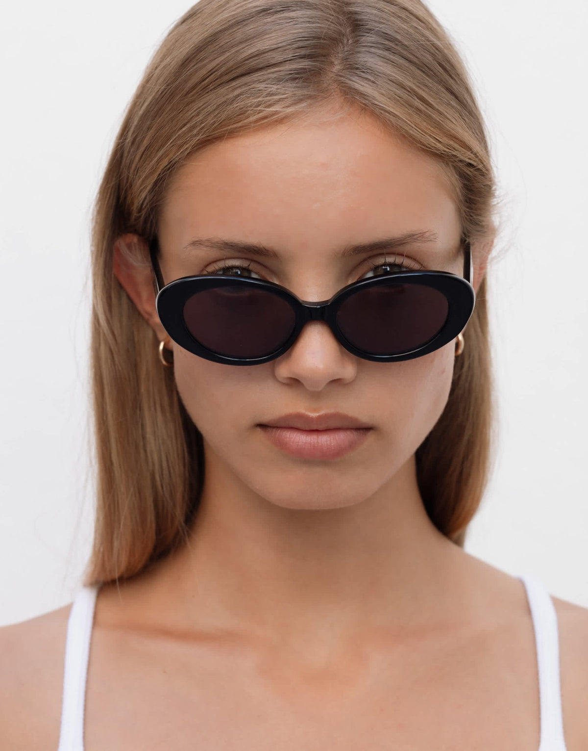 Lu Goldie Jeanne round sunglasses in black - ASOS Sample Sale