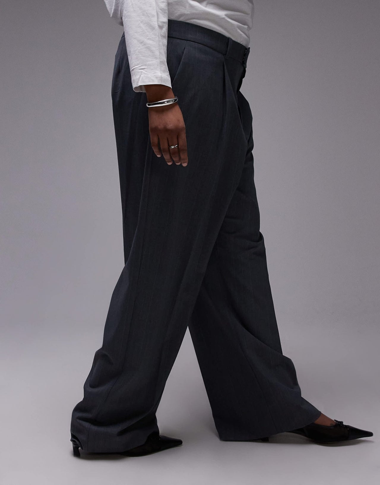 Mango curve pleat front wide leg trouser in grey - ASOS Sample Sale