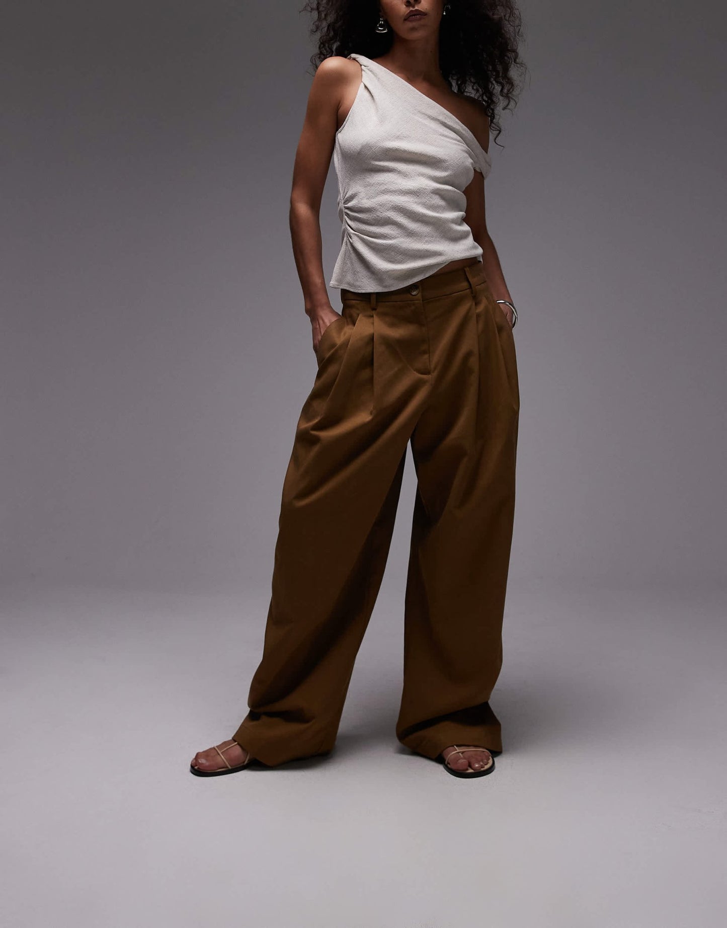 Mango pleat front balloon leg trouser in green - ASOS Sample Sale