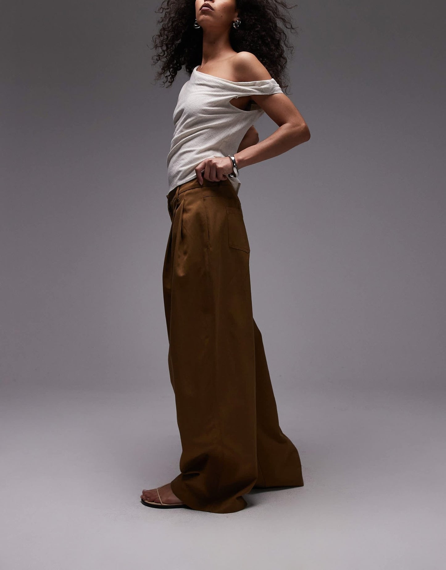 Mango pleat front balloon leg trouser in green - ASOS Sample Sale