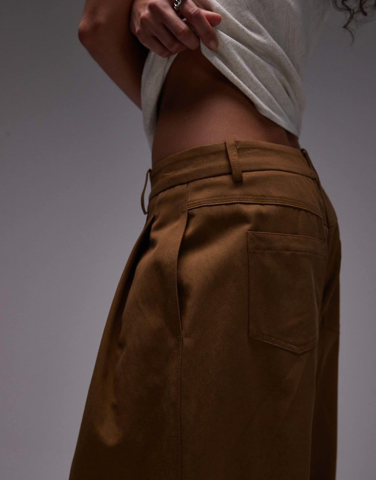 Mango pleat front balloon leg trouser in green - ASOS Sample Sale