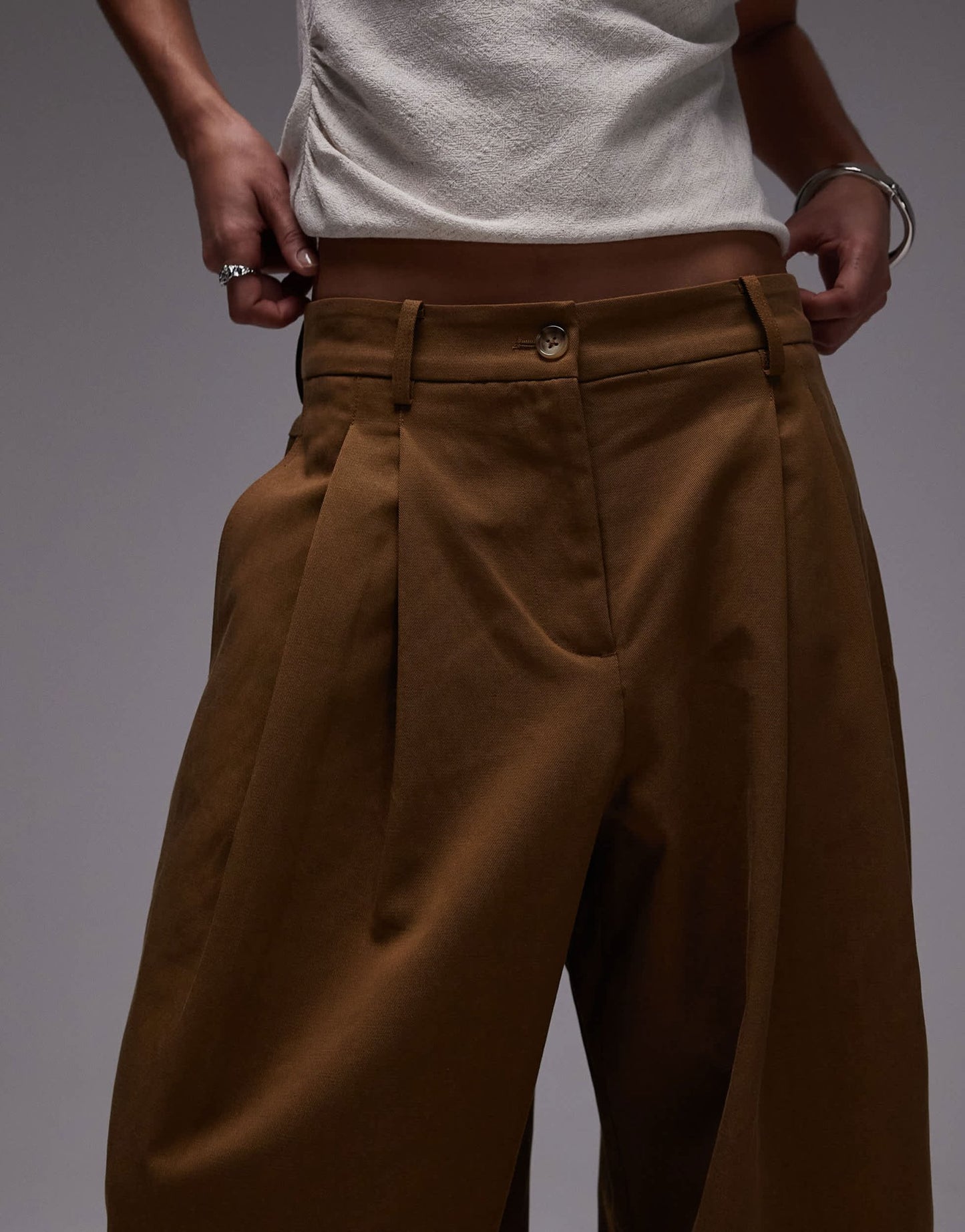 Mango pleat front balloon leg trouser in green - ASOS Sample Sale