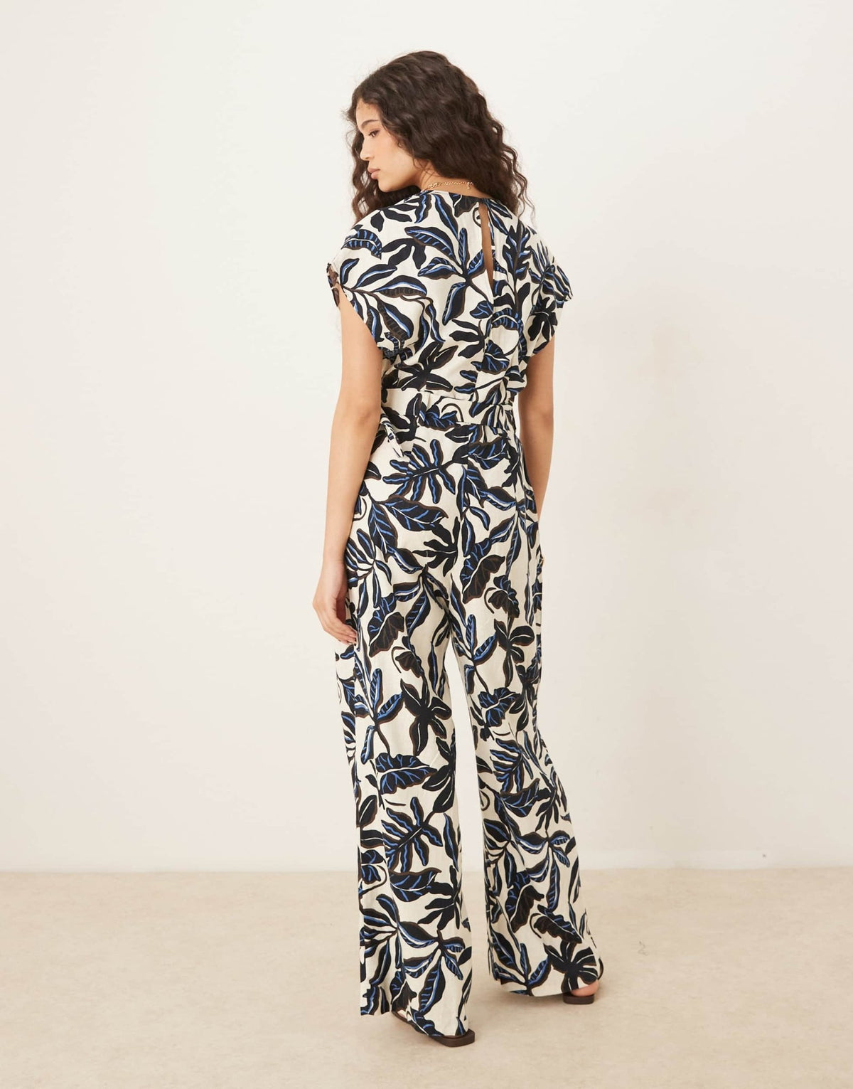 Mango v neck belted jumpsuit in blue floral print - ASOS Sample Sale