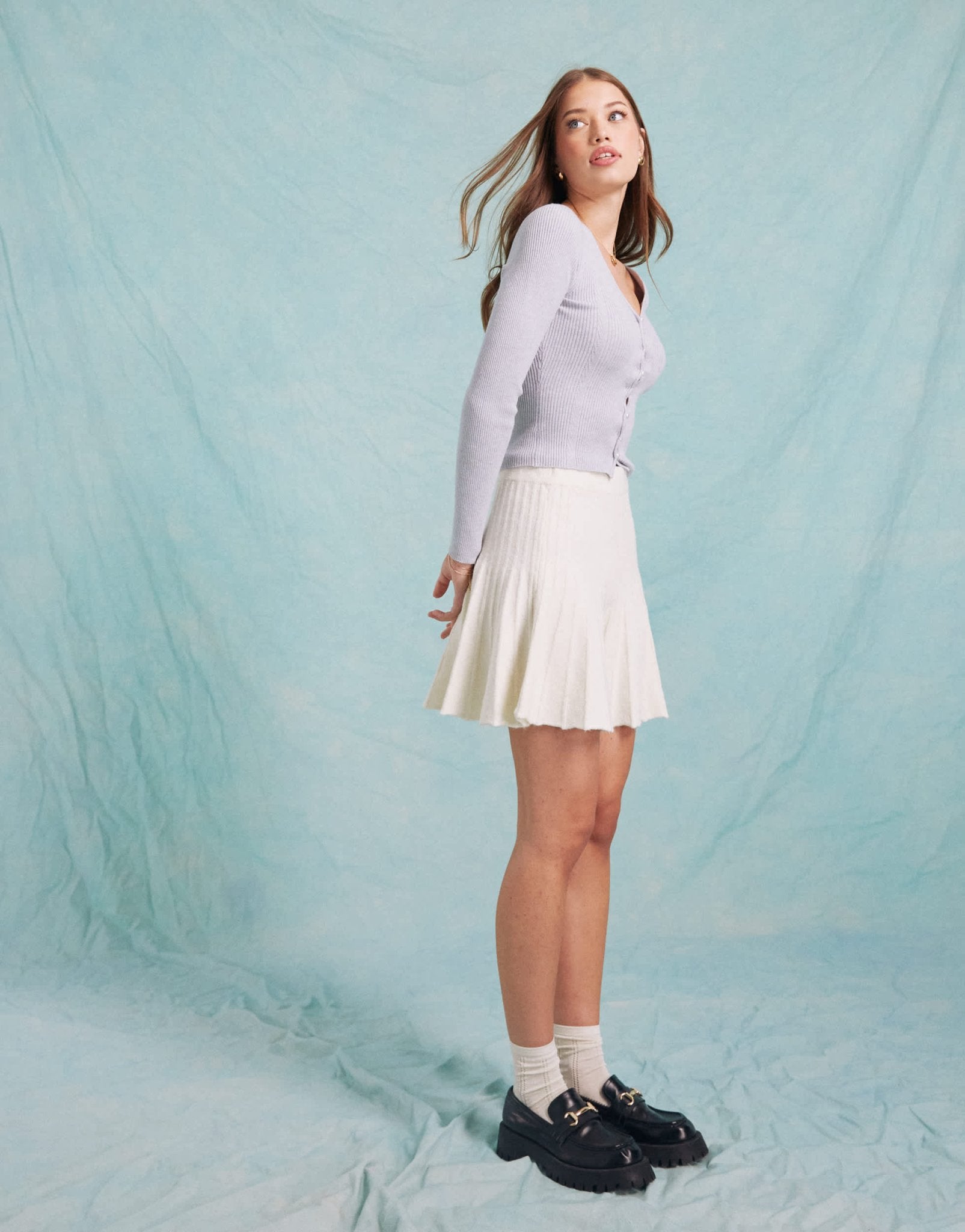 Miss Selfridge cosy knit rib V neck faux pearl button detail long sleeve top in grey marl - ASOS Sample Sale