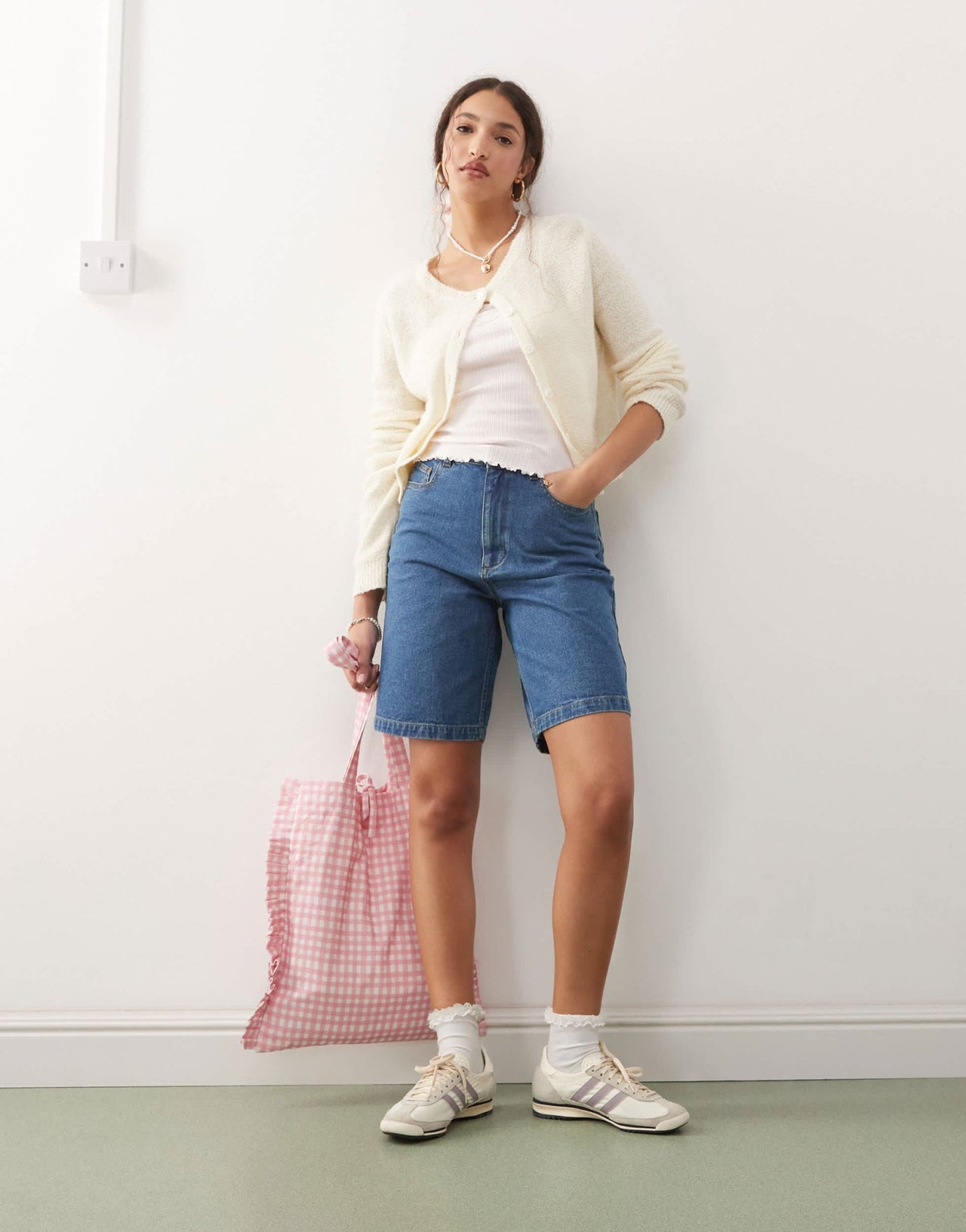 Miss Selfridge denim jort in mid wash - ASOS Sample Sale