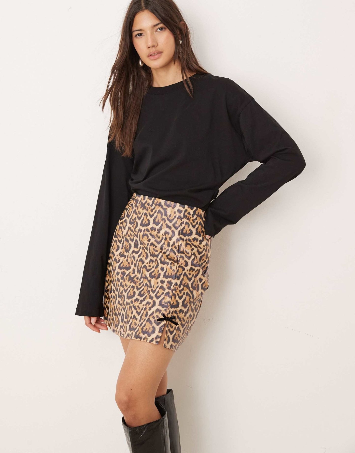 Miss Selfridge faux leather mini skirt with bow detail in leopard - ASOS Sample Sale