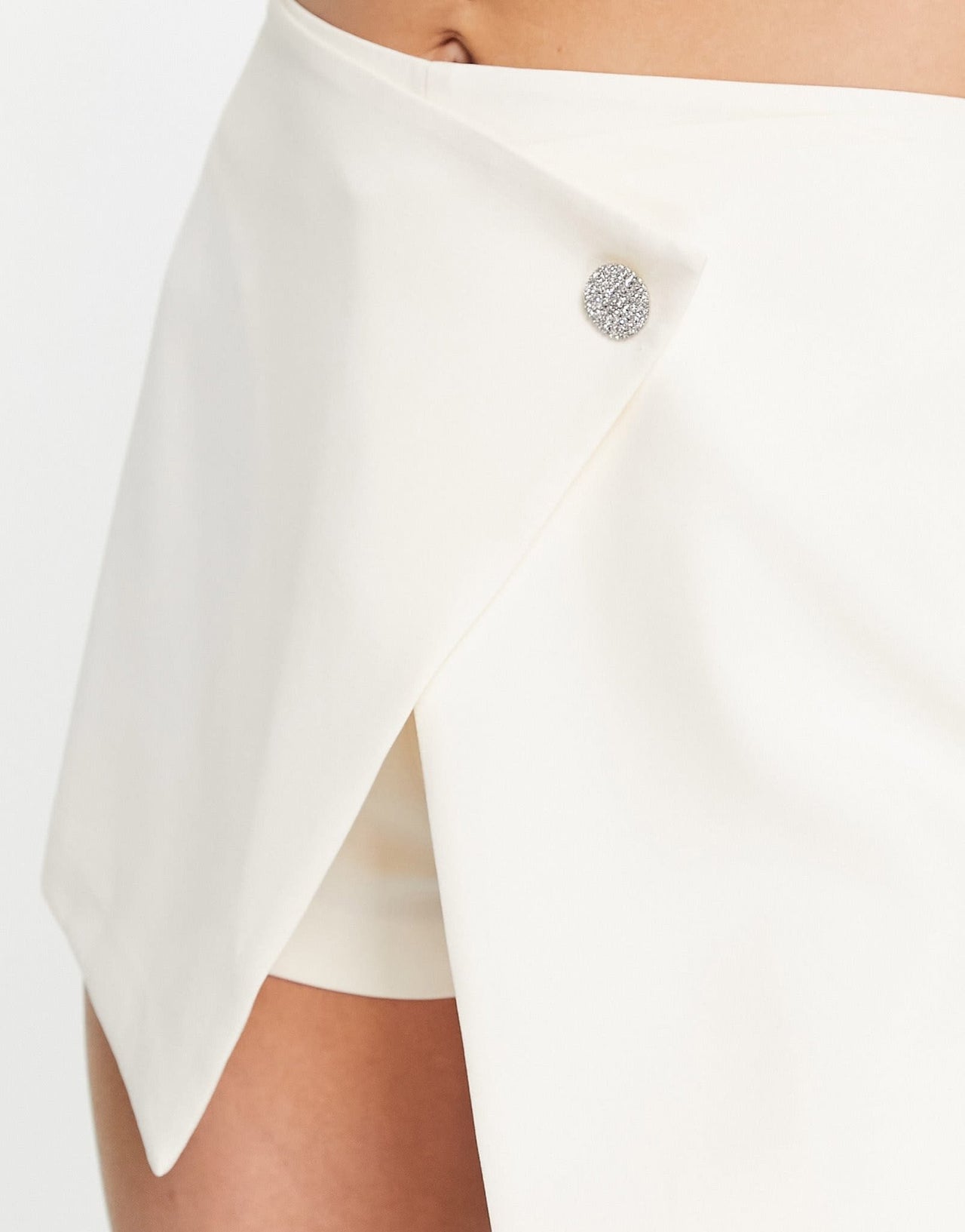 Miss Selfridge going out tailored skort co ord in ivory - ASOS Sample Sale