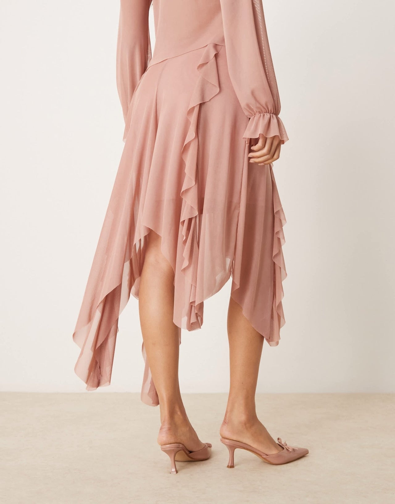 Miss Selfridge hanky hem skirt in blush - ASOS Sample Sale
