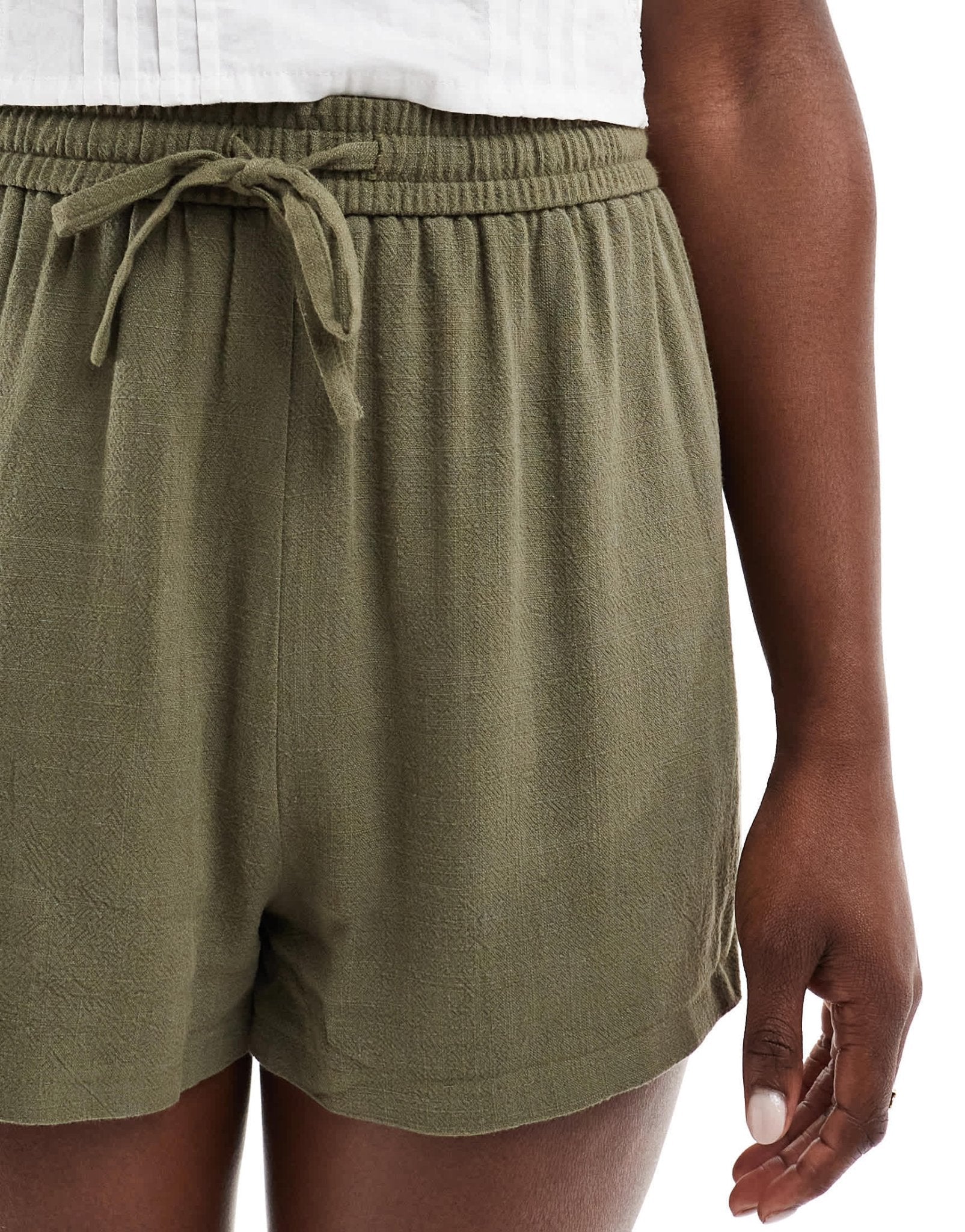 Miss Selfridge linen blend pull on shorts in khaki - ASOS Sample Sale