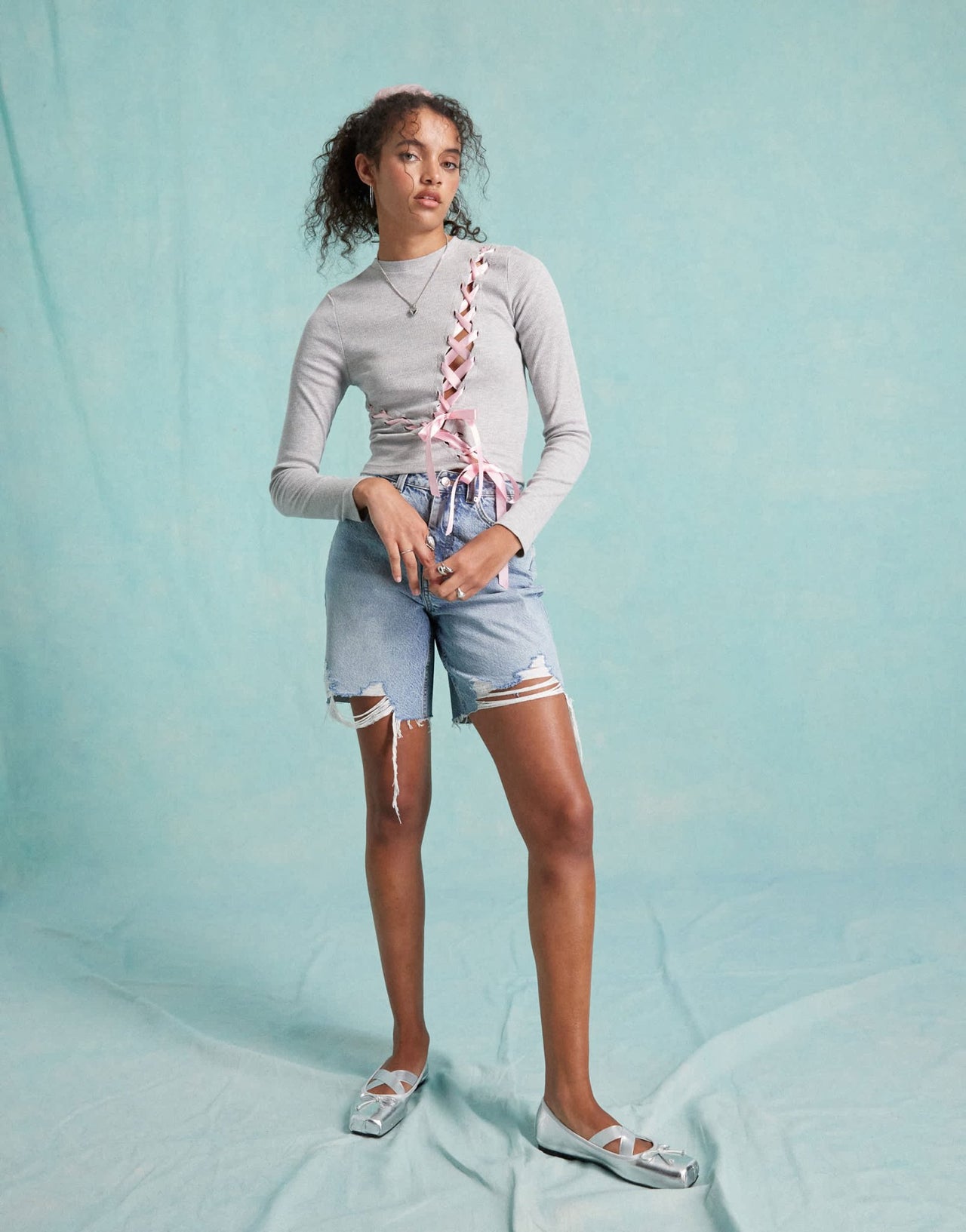 Miss Selfridge longline denim boyfriend short in blue wash - ASOS Sample Sale