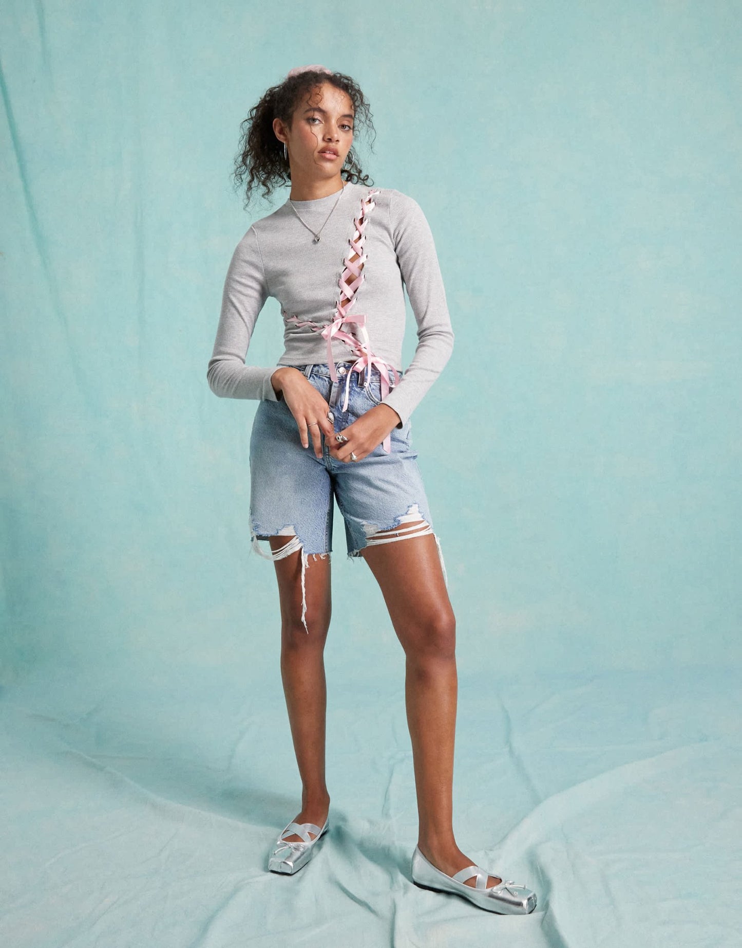 Miss Selfridge longline denim boyfriend short in blue wash - ASOS Sample Sale