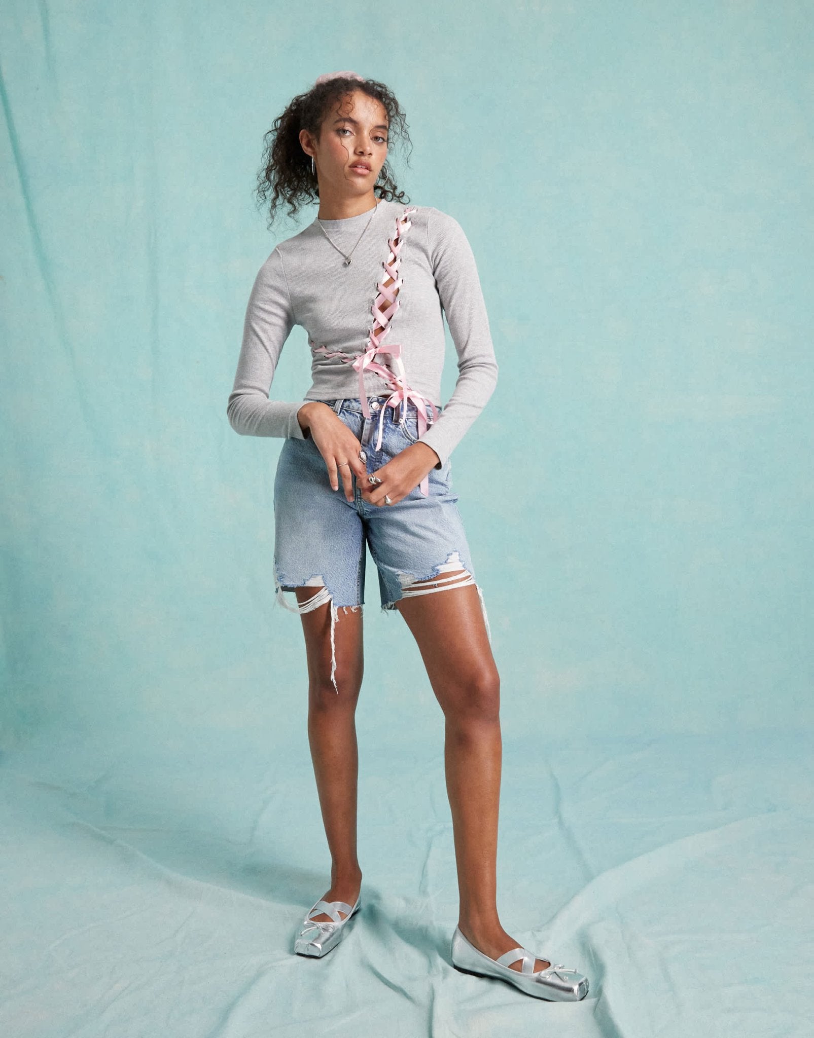 Miss Selfridge longline denim boyfriend short in blue wash - ASOS Sample Sale