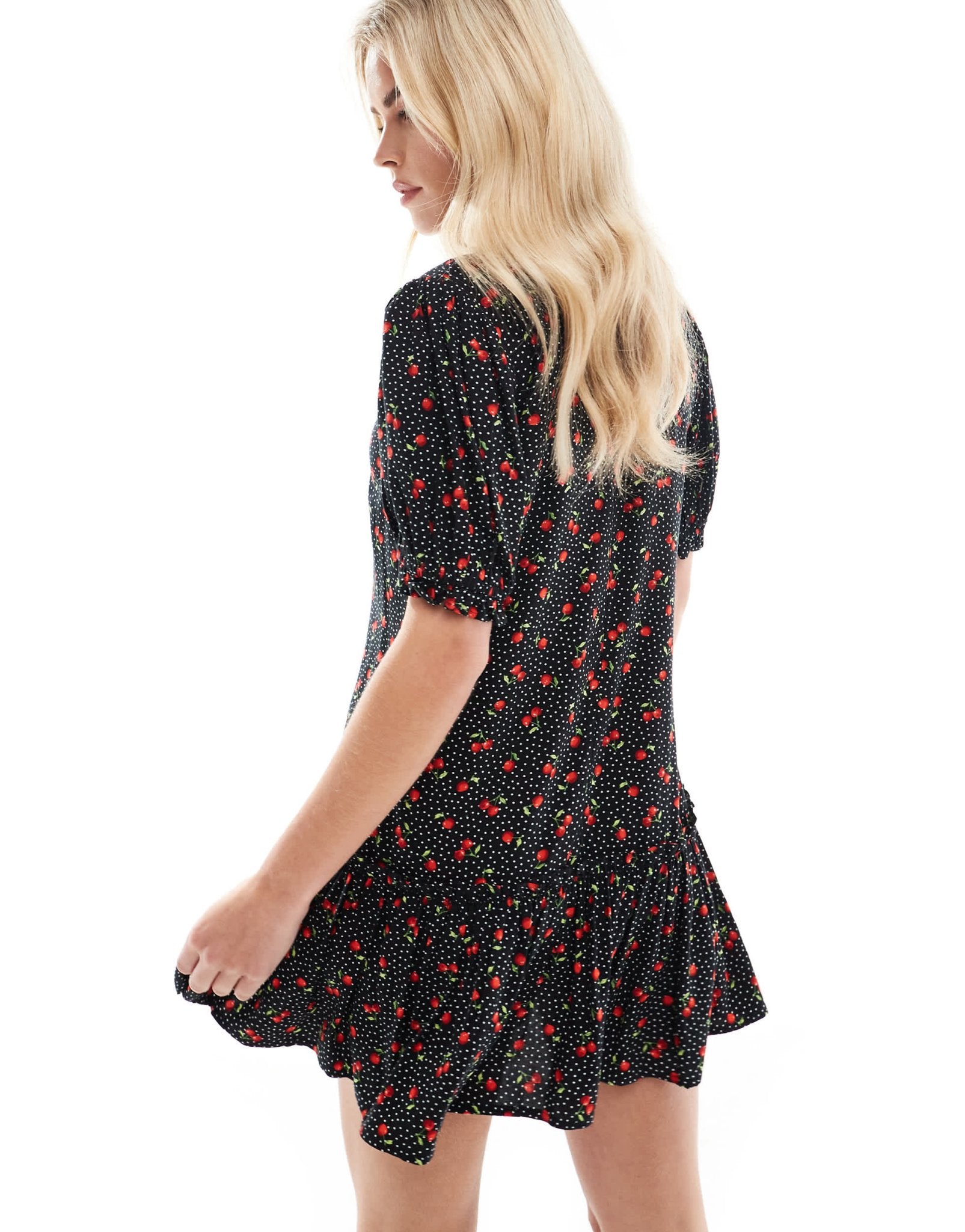 Miss Selfridge petite printed spun smock dress in black cherry print - ASOS Sample Sale