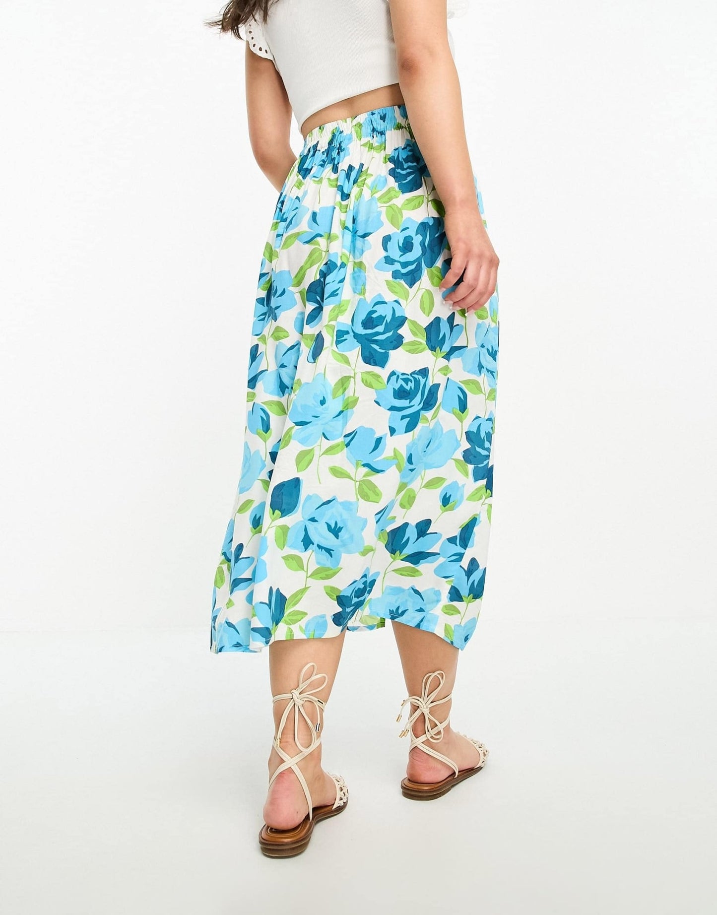 Miss Selfridge Petite ruched front midi skirt in oversized blue rose - ASOS Sample Sale