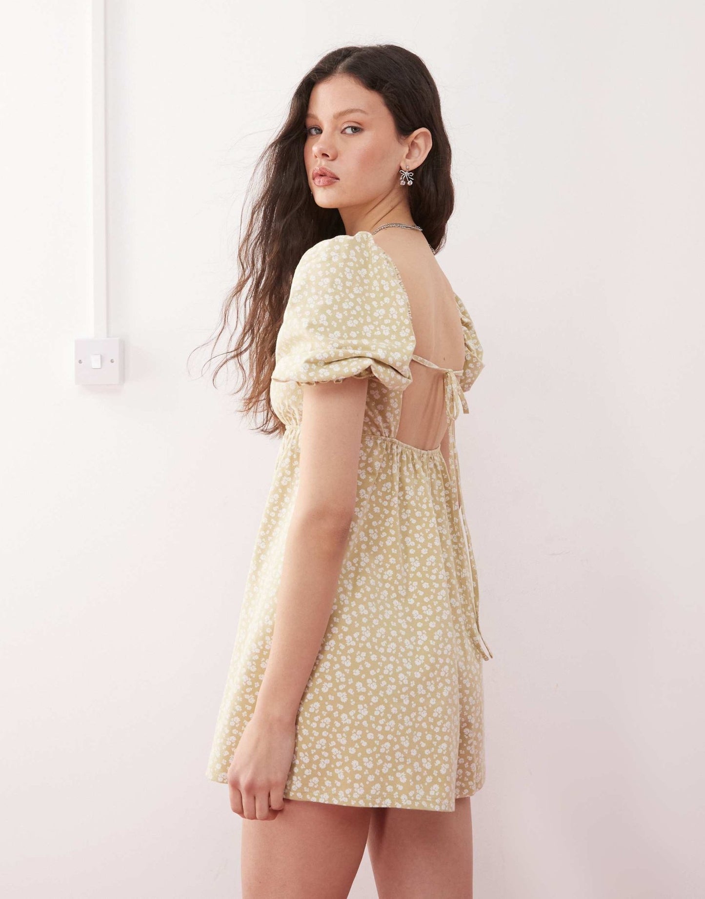Miss Selfridge shirred puff sleeve playsuit in light print - ASOS Sample Sale