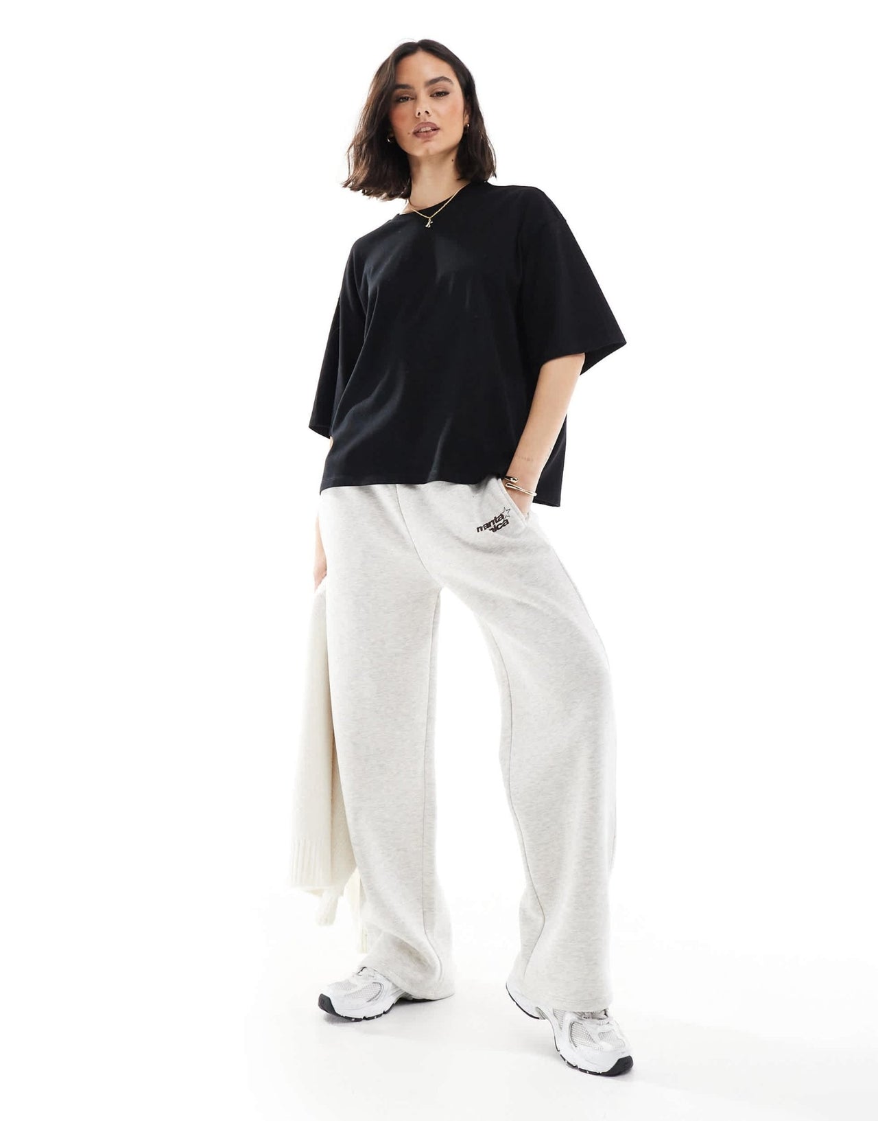 Monki boxy heavy t-shirt in black - ASOS Sample Sale