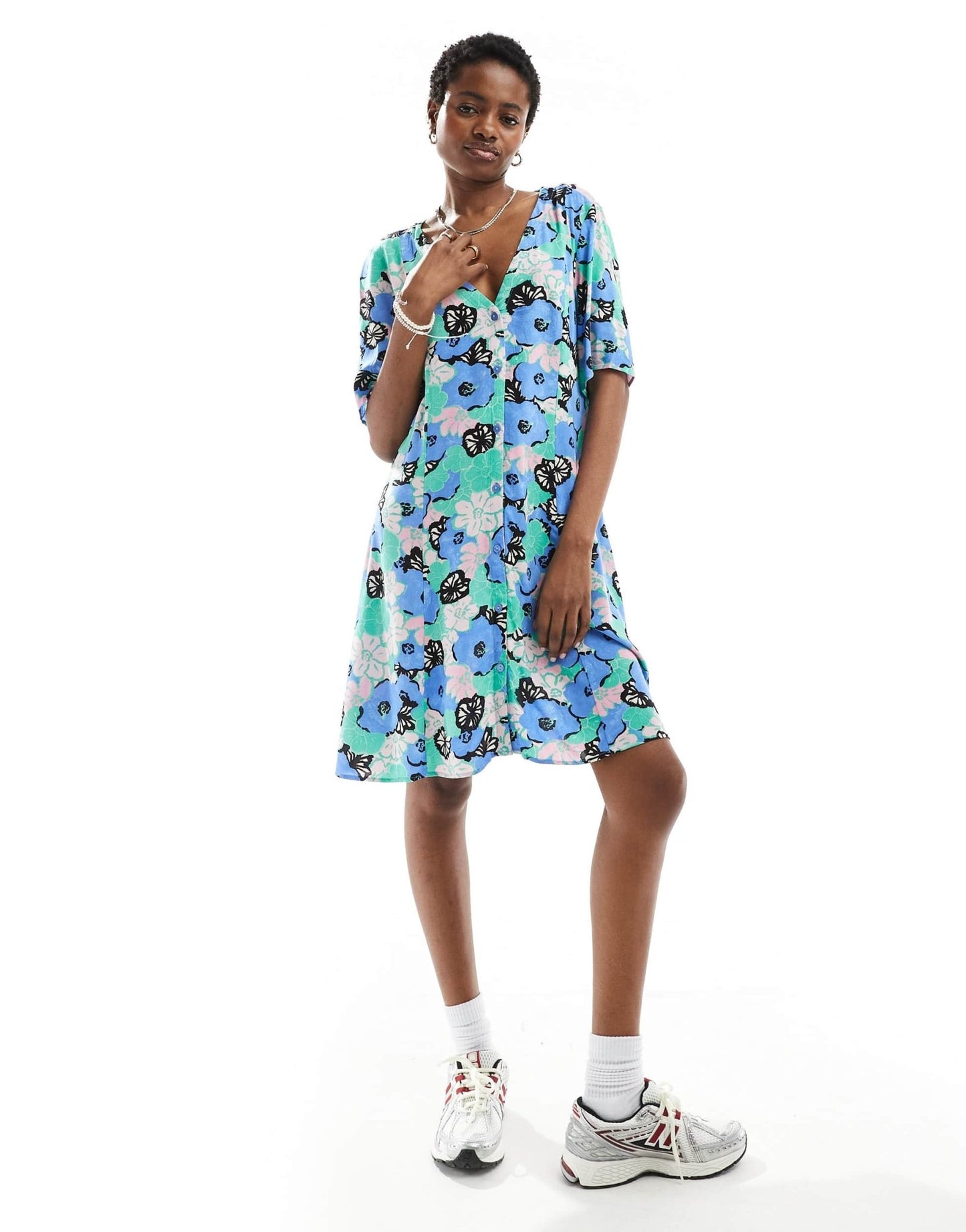 Monki button through mini dress in blue flowers - ASOS Sample Sale