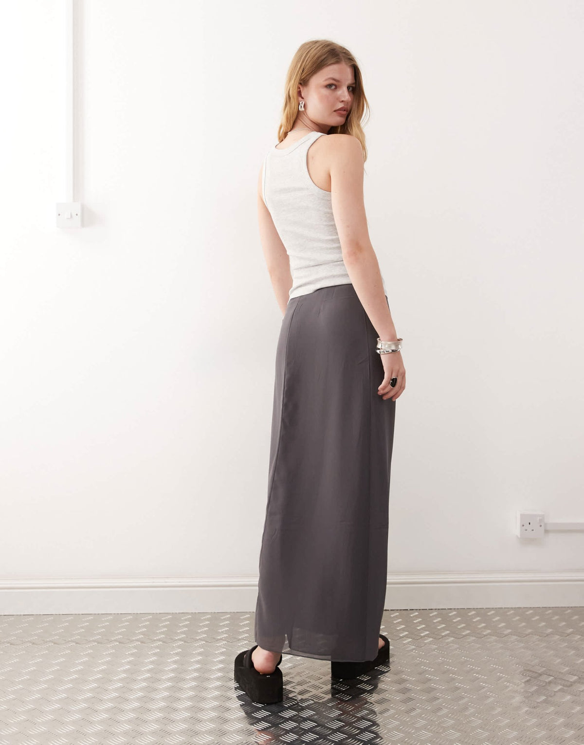 Monki chiffon bias cut midaxi skirt in black - ASOS Sample Sale