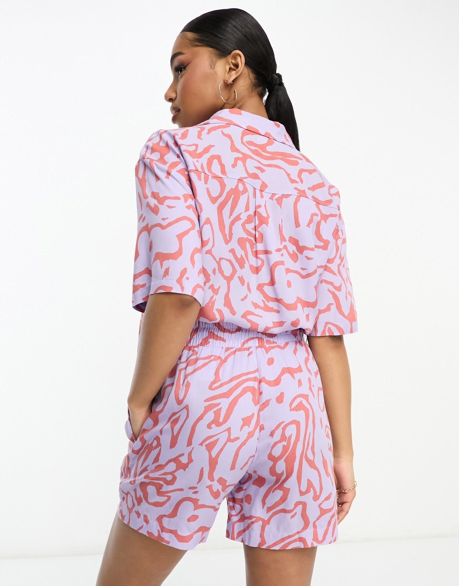 Monki co - ord drawstring shorts in purple scribble - ASOS Sample Sale