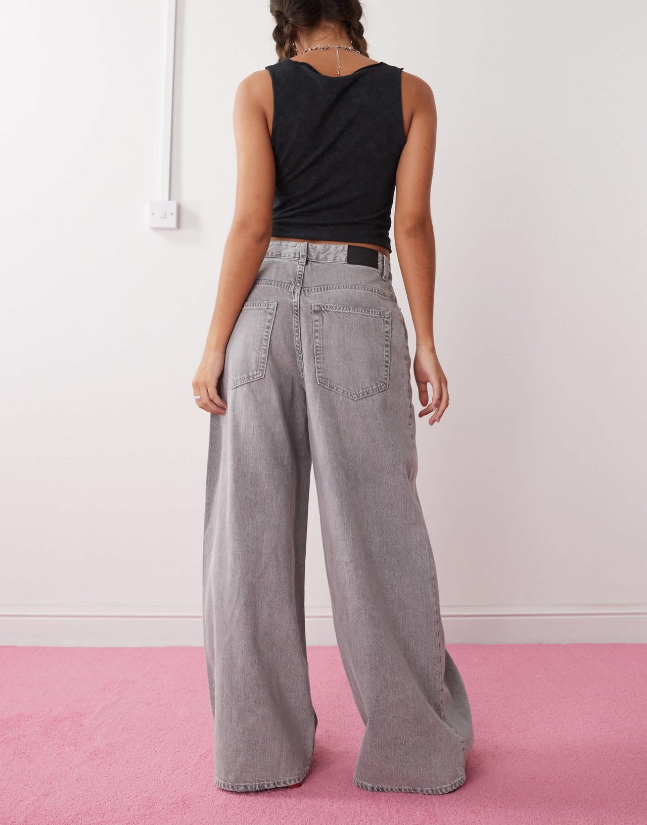 Monki Giga ultra loose fit low rise jeans in concrete grey - ASOS Sample Sale
