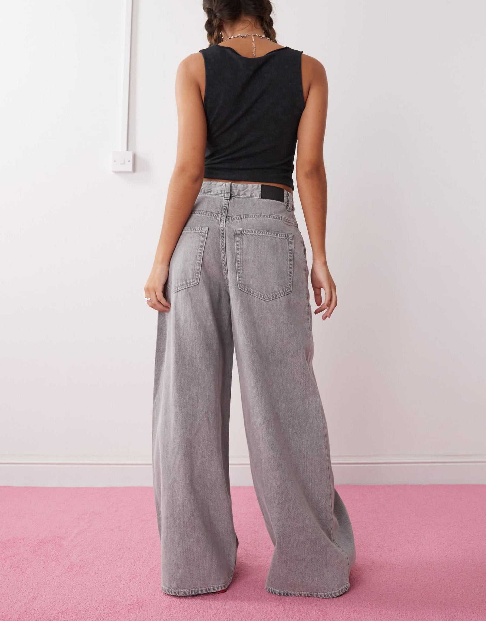 Monki Giga ultra loose fit low rise jeans in concrete grey - ASOS Sample Sale