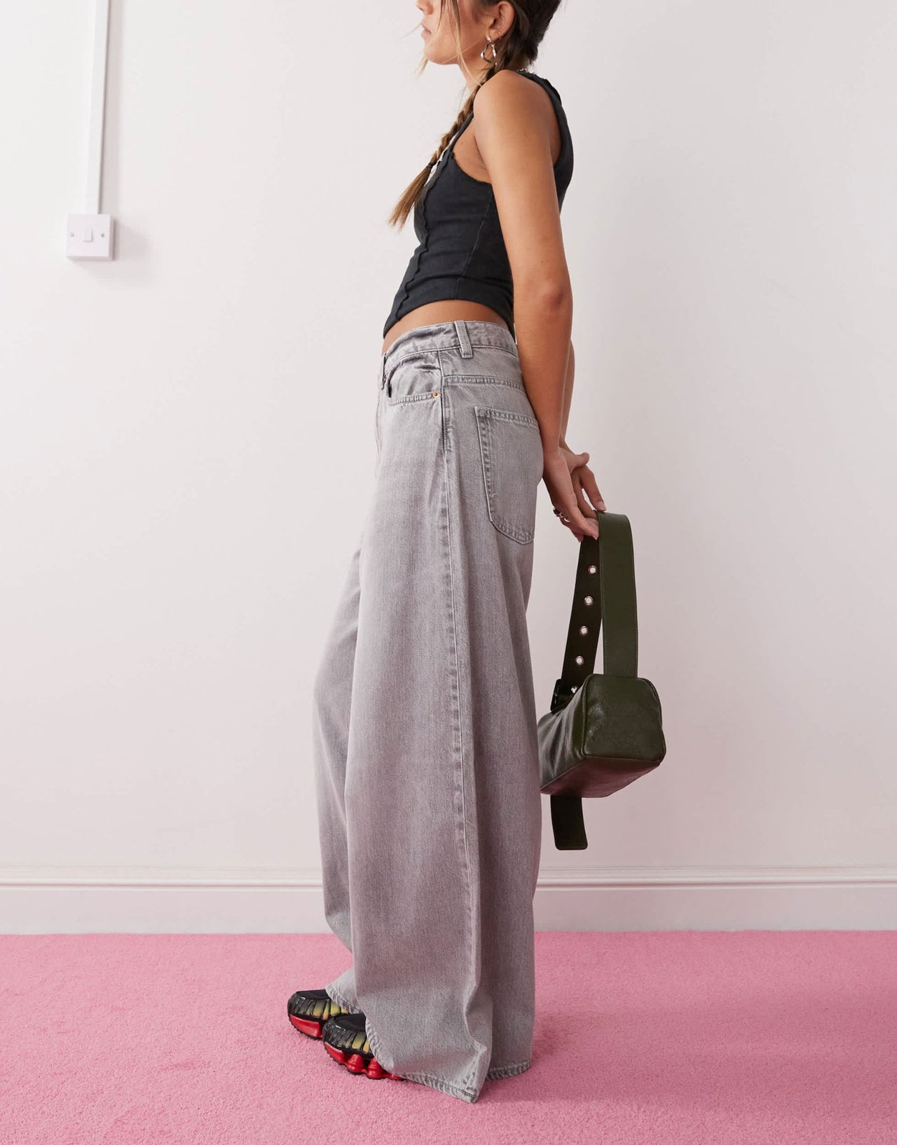 Monki Giga ultra loose fit low rise jeans in concrete grey - ASOS Sample Sale