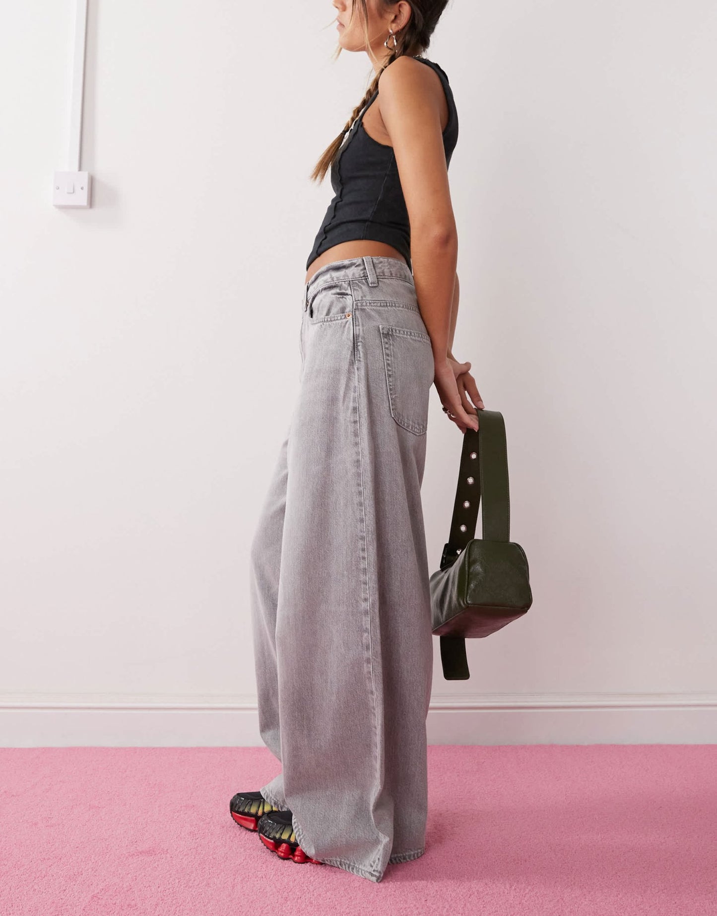 Monki Giga ultra loose fit low rise jeans in concrete grey - ASOS Sample Sale