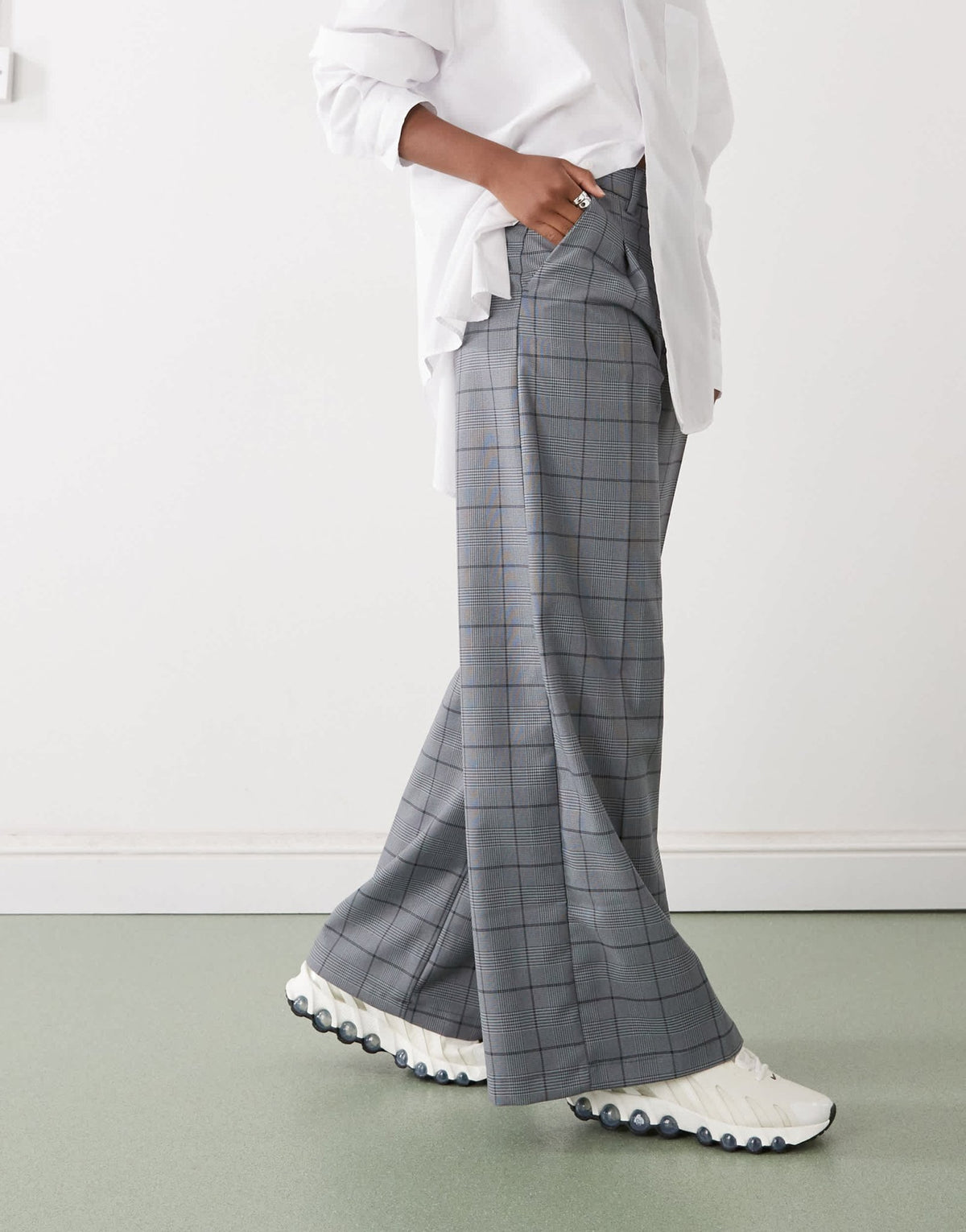 Monki high waist wide leg trousers with front pleat in grey check - ASOS Sample Sale