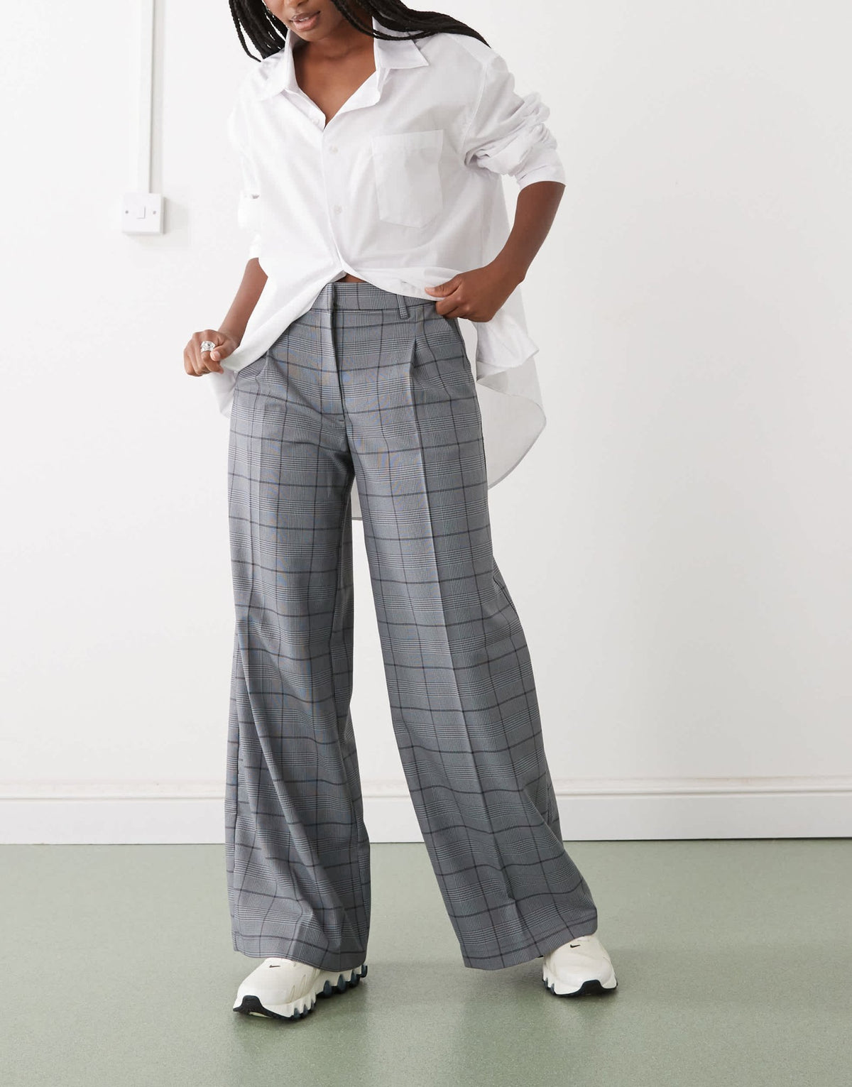 Monki high waist wide leg trousers with front pleat in grey check - ASOS Sample Sale