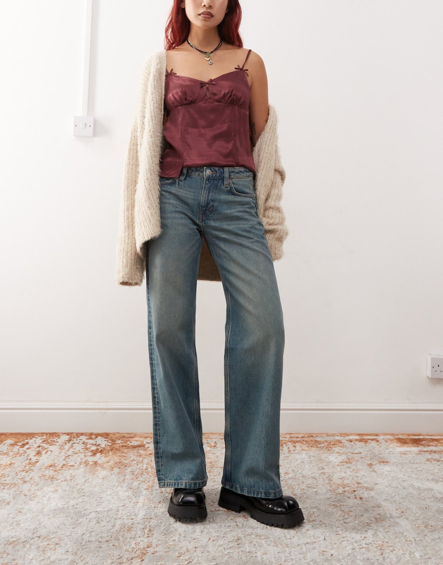 Monki Imoo low waisted wide fit jeans in mid blue wash - ASOS Sample Sale