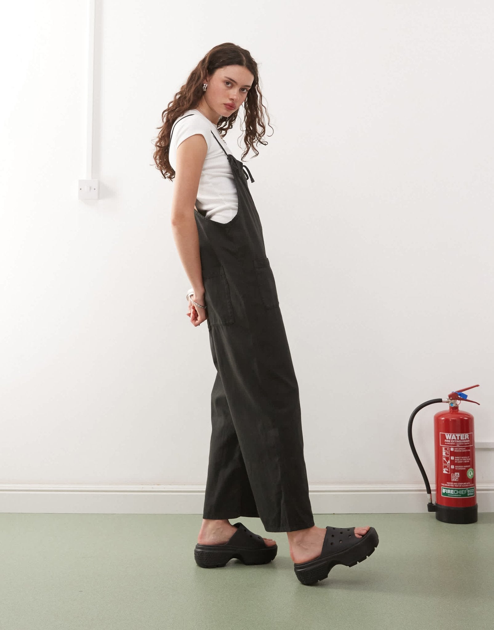 Monki lightweight denim dungarees in black - ASOS Sample Sale