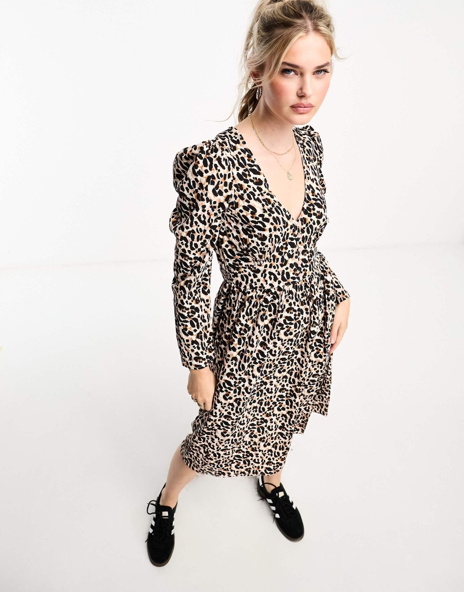 Monki long sleeve mini with button front detailing in brown animal print - ASOS Sample Sale