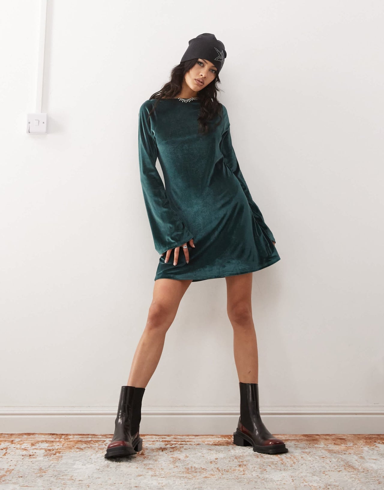 Monki long sleeve velvet mini dress in green - ASOS Sample Sale