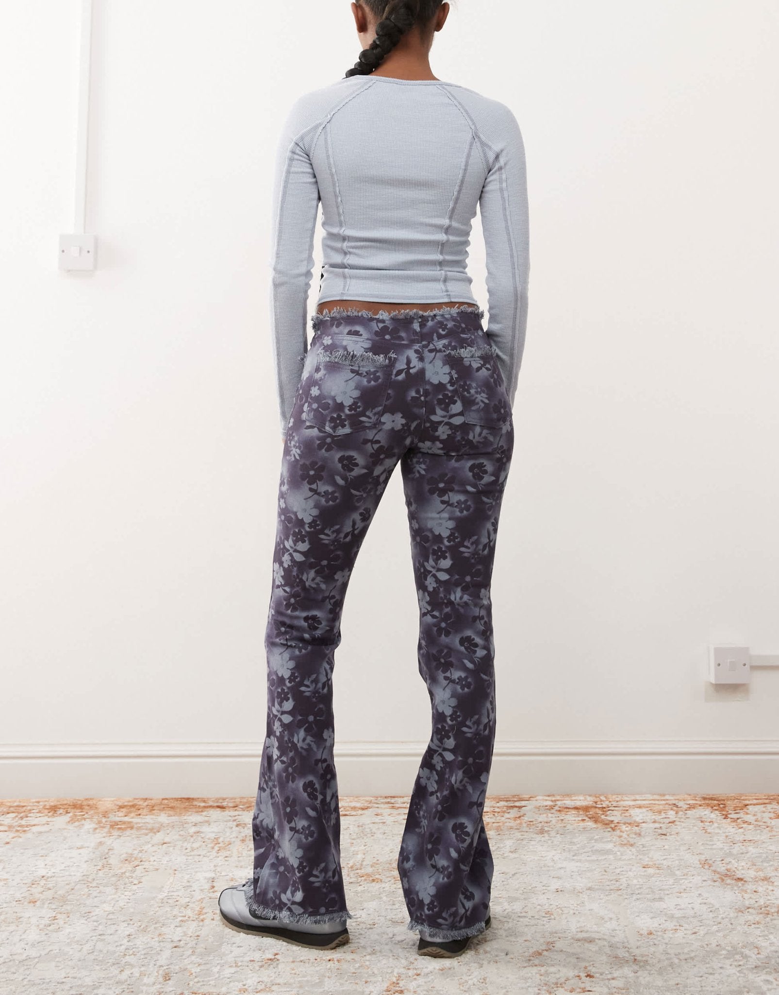 Monki low rise stretch bootcut jeans in blue floral - ASOS Sample Sale