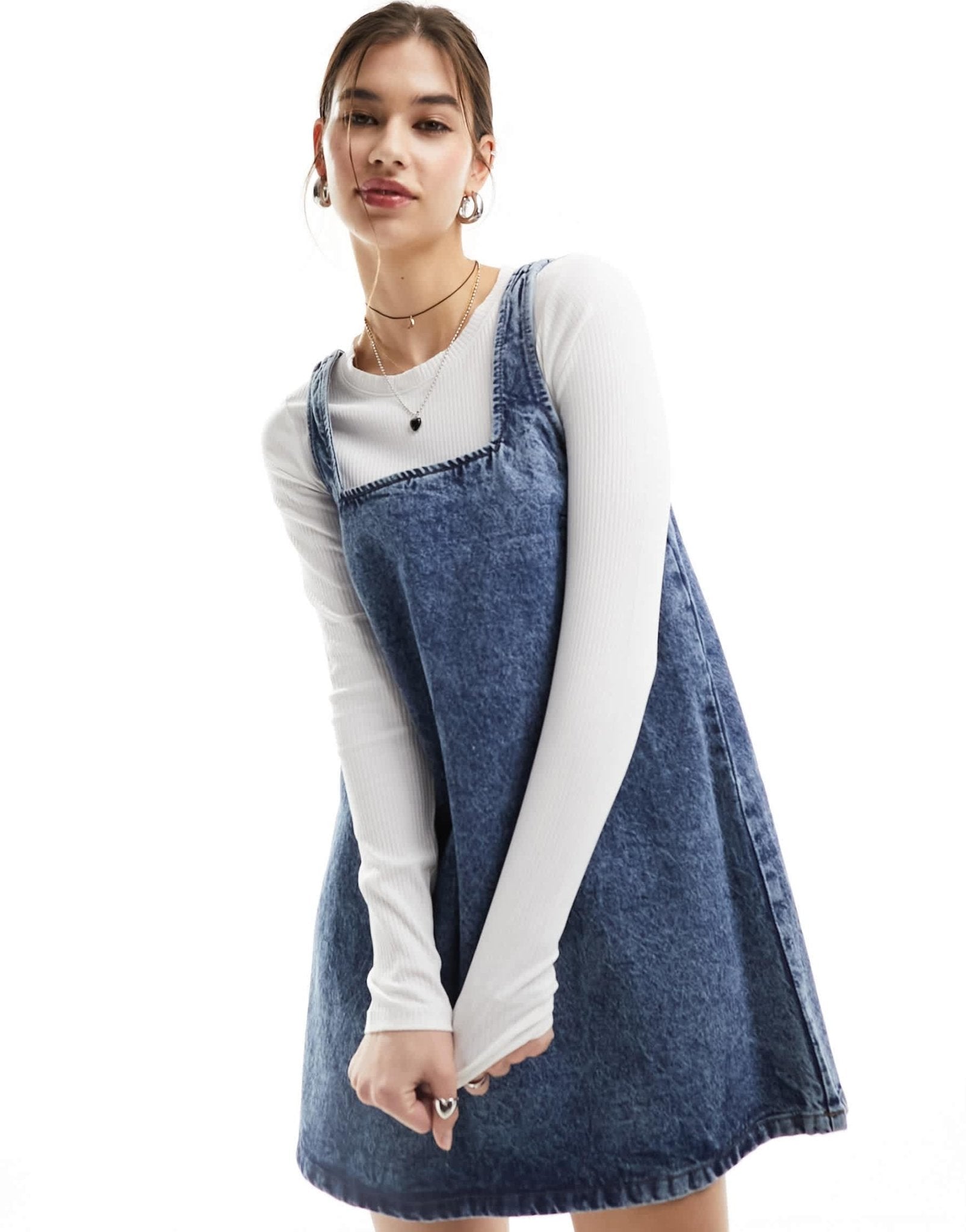 Monki mini denim dungaree dress in soft acid blue wash – ASOS Sample Sale