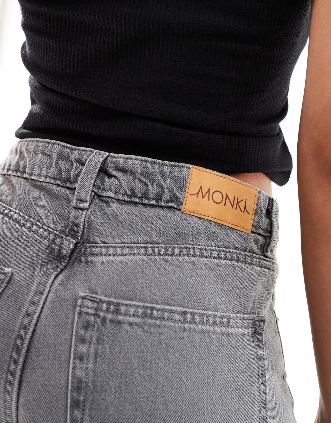 Monki Naoki loose fit low rise jeans in washed grey - ASOS Sample Sale
