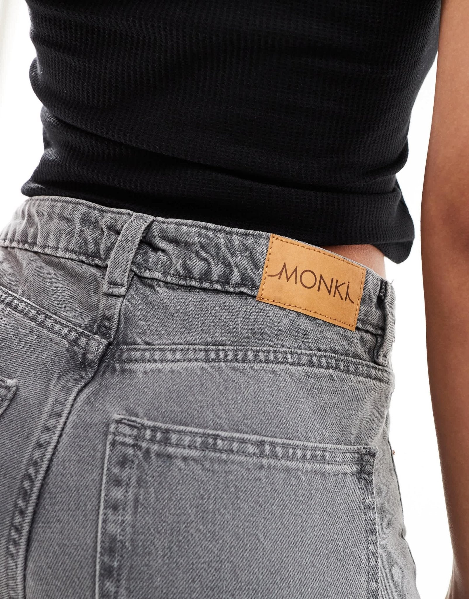 Monki Naoki loose fit low rise jeans in washed grey - ASOS Sample Sale